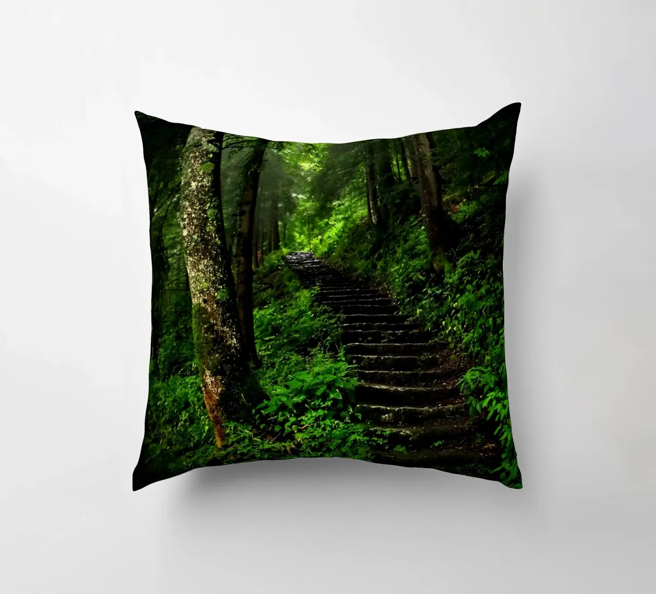 Forest #02: The Ascent - A Mossy Stairway cuscino da zenitt