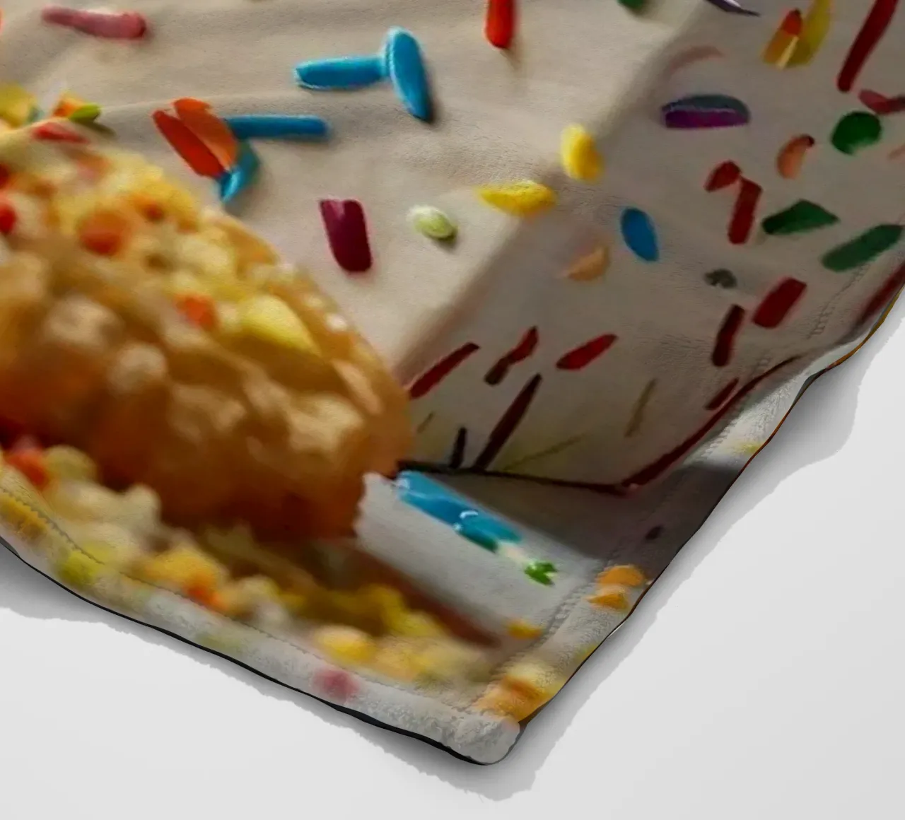 scena del dessert con un allegro contenitore pieno di coperta in pile da DesignDoodle