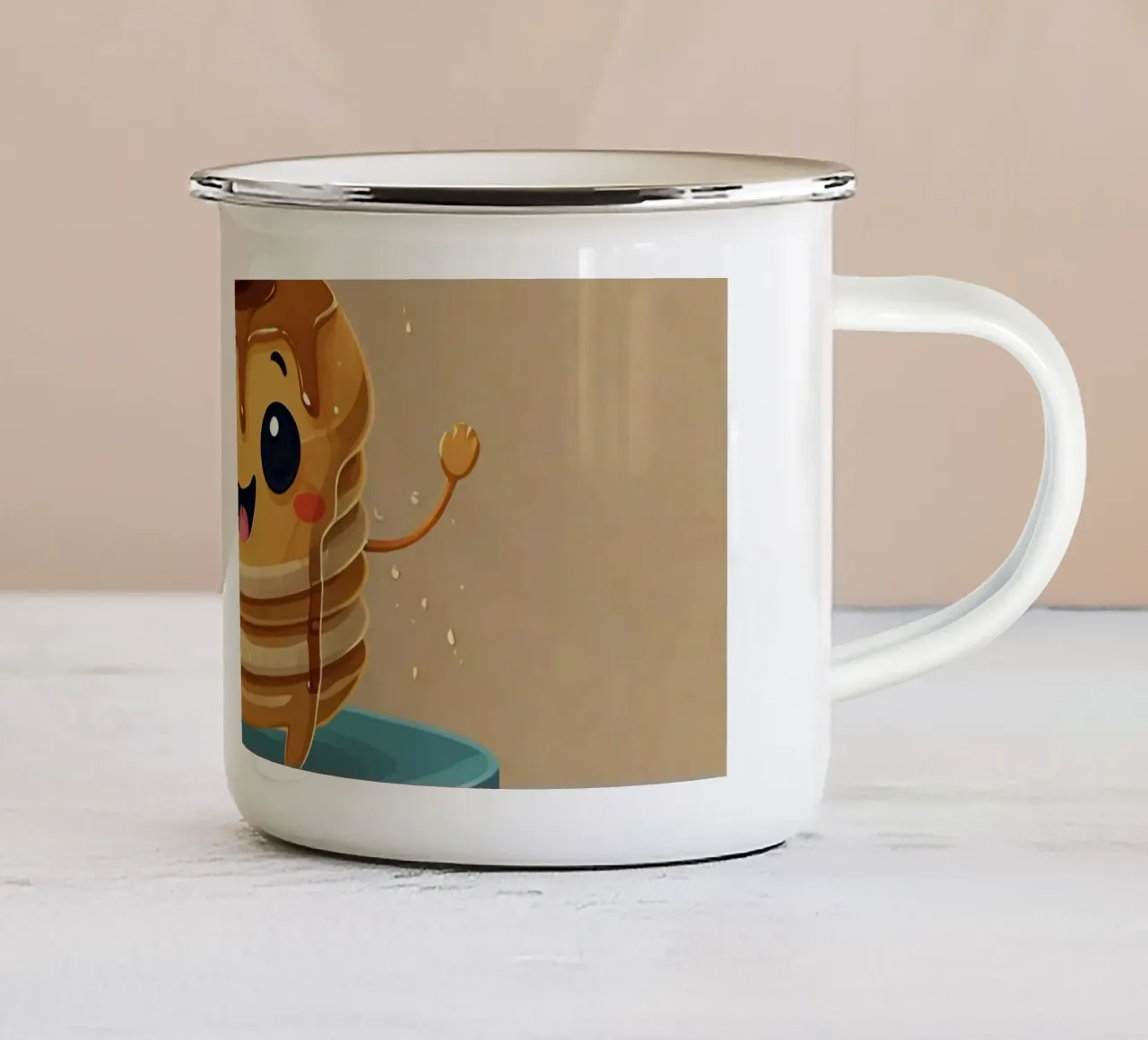 Simpatico personaggio animato di pancake con sciroppo e fragola tazza in smalto da DesignDoodle