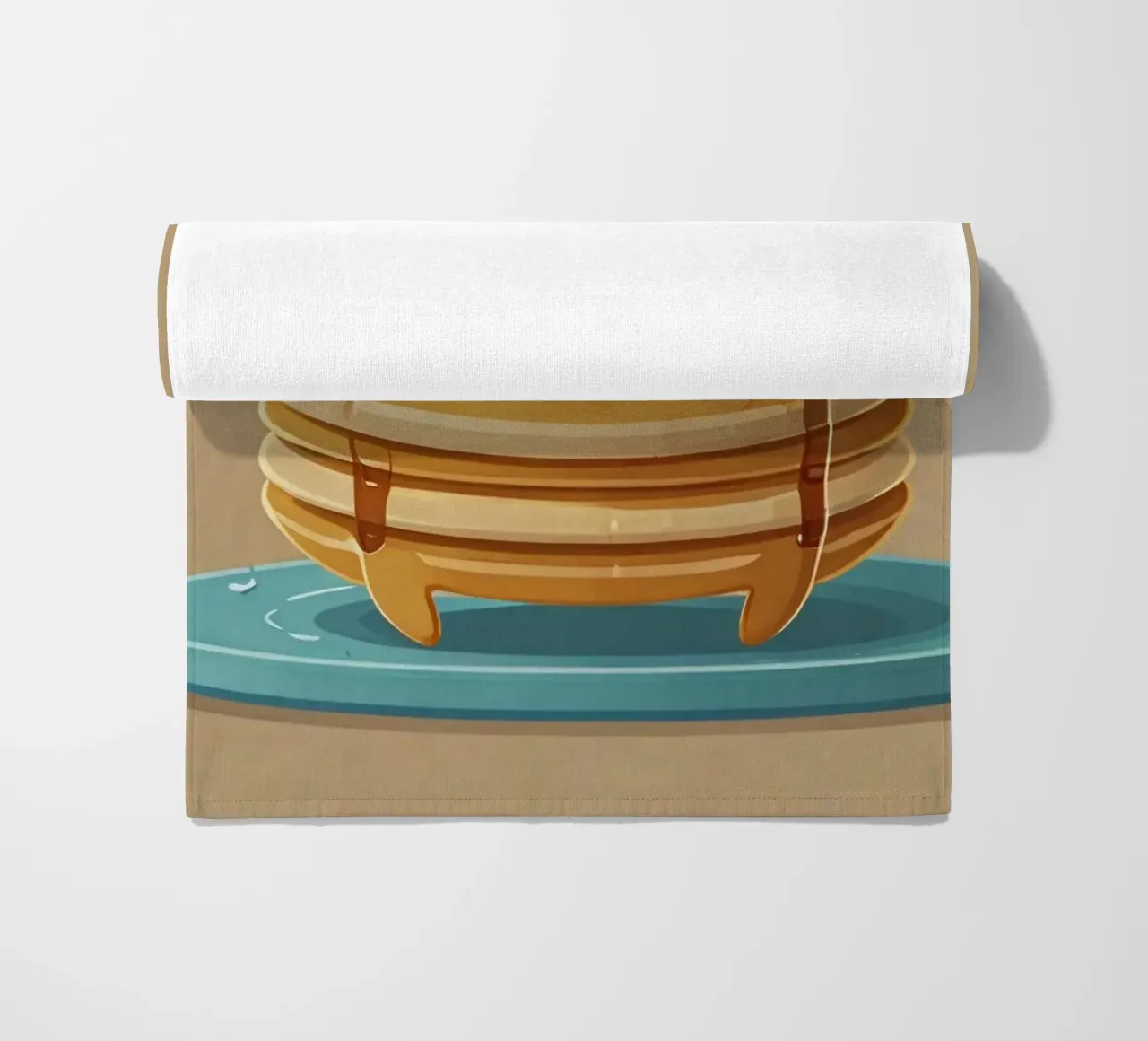 Simpático personaje animado de tortita con sirope y fresa toalla de playa de DesignDoodle