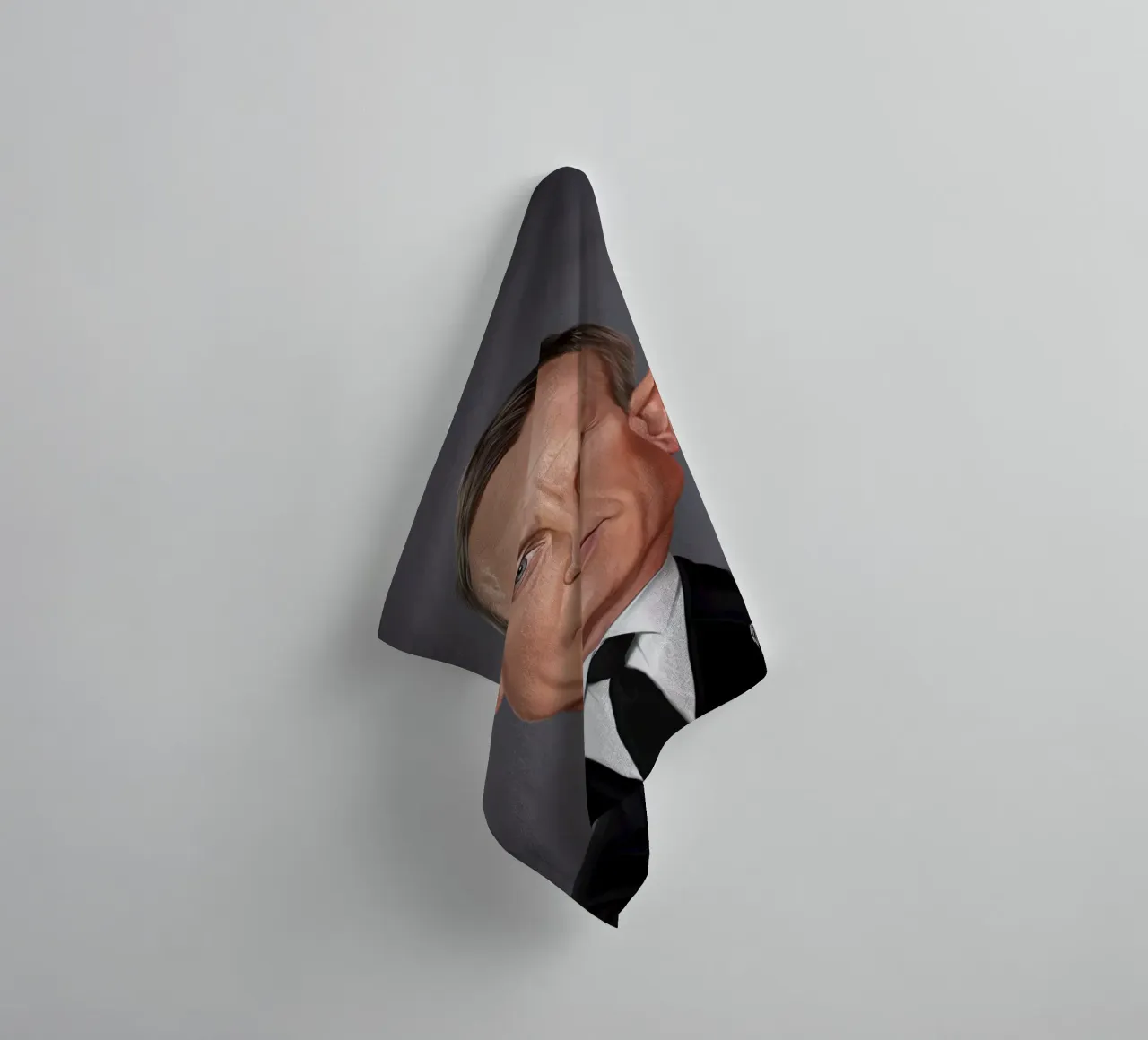 Daniel Craig asciugamano da bagno da Rob Art | Illustration