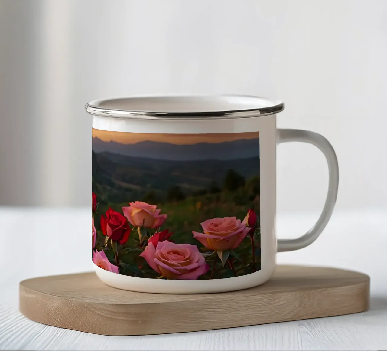 Tramonto mozzafiato su rose in fiore in una tranquilla zona montana tazza in smalto da DesignDoodle