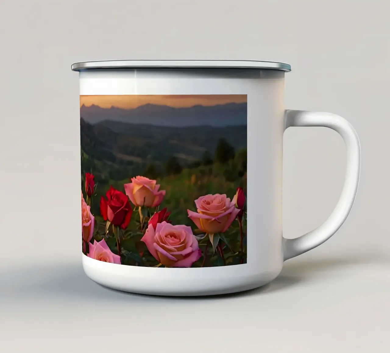 Tramonto mozzafiato su rose in fiore in una tranquilla zona montana tazza in smalto da DesignDoodle
