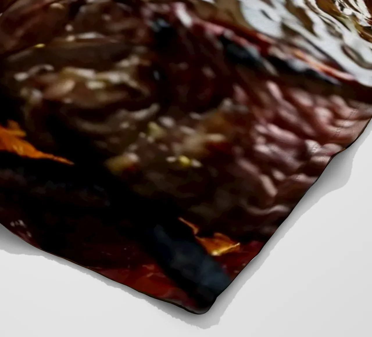 Bistecca succulenta alla griglia su fiamme libere con erbe aromatiche coperta in pile da DesignDoodle