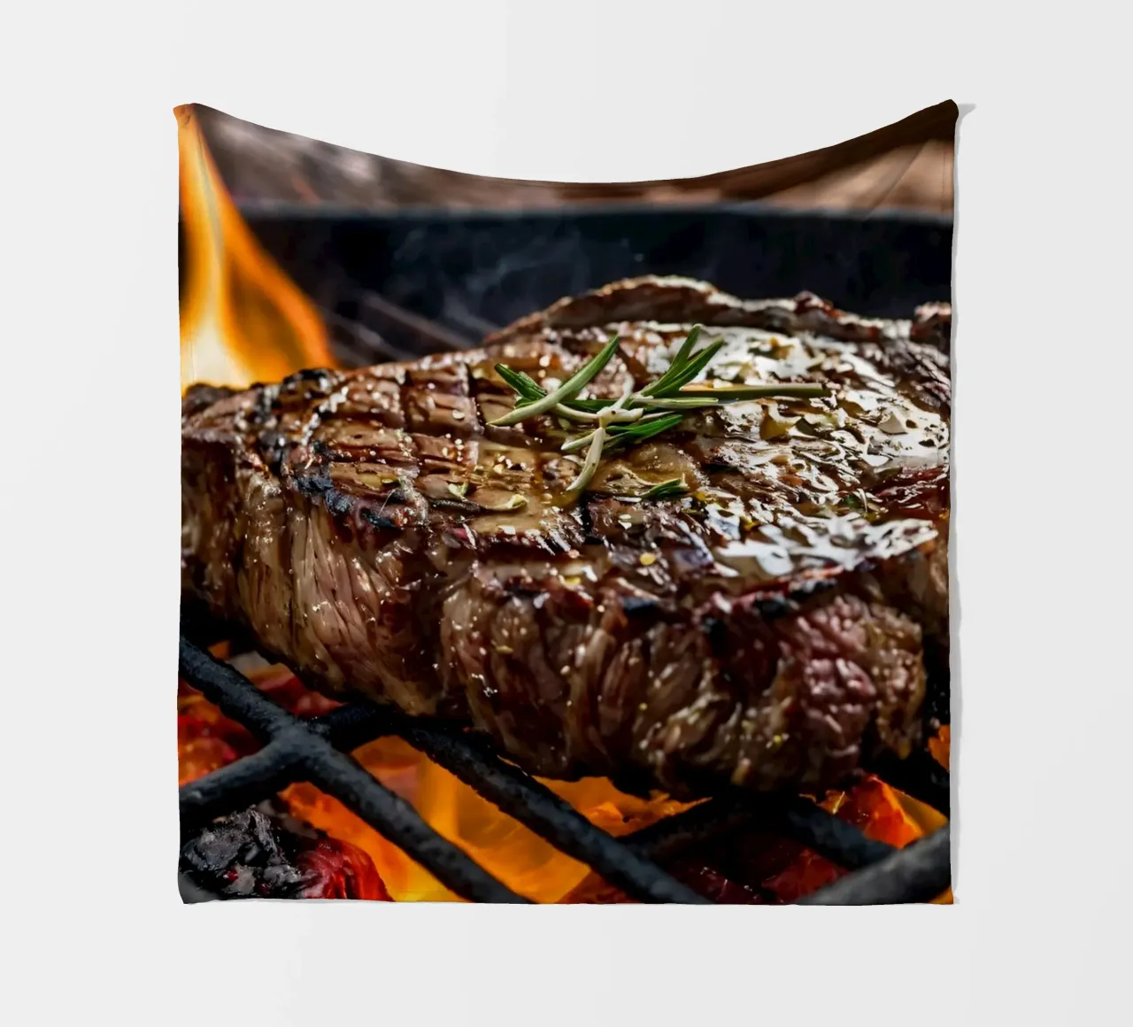 Bistecca succulenta alla griglia su fiamme libere con erbe aromatiche coperta in pile da DesignDoodle