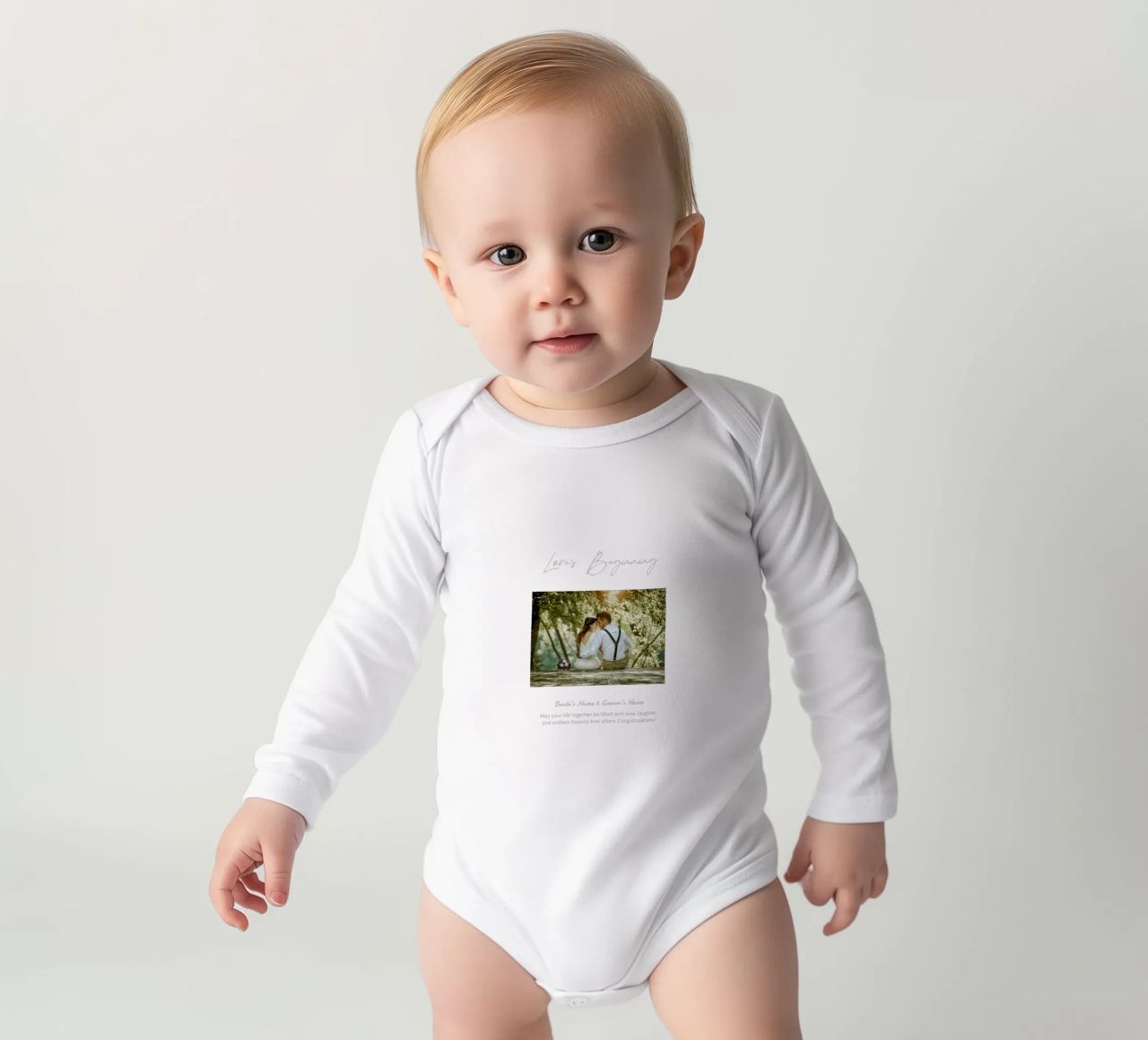 Personalisierte Hochzeitsgeschenke Langarm Babybody von NEWEST CUSTOM SHOP