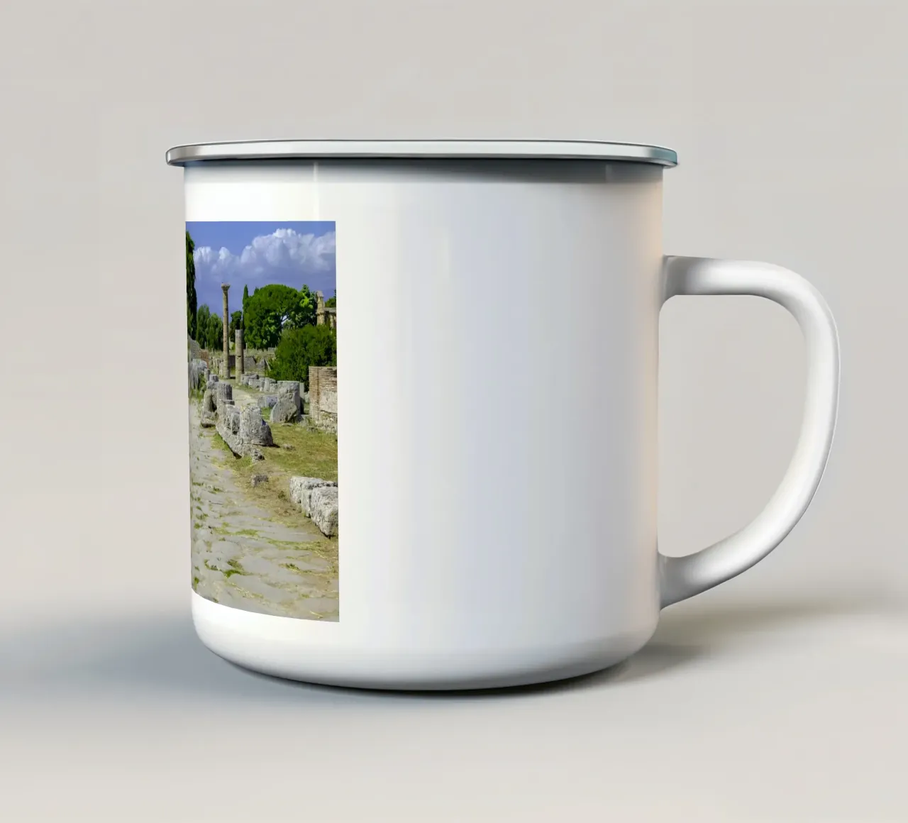Tempio greco classico presso le rovine dell'antica città di Paestum, Ita tazza in smalto da peuceta_BA