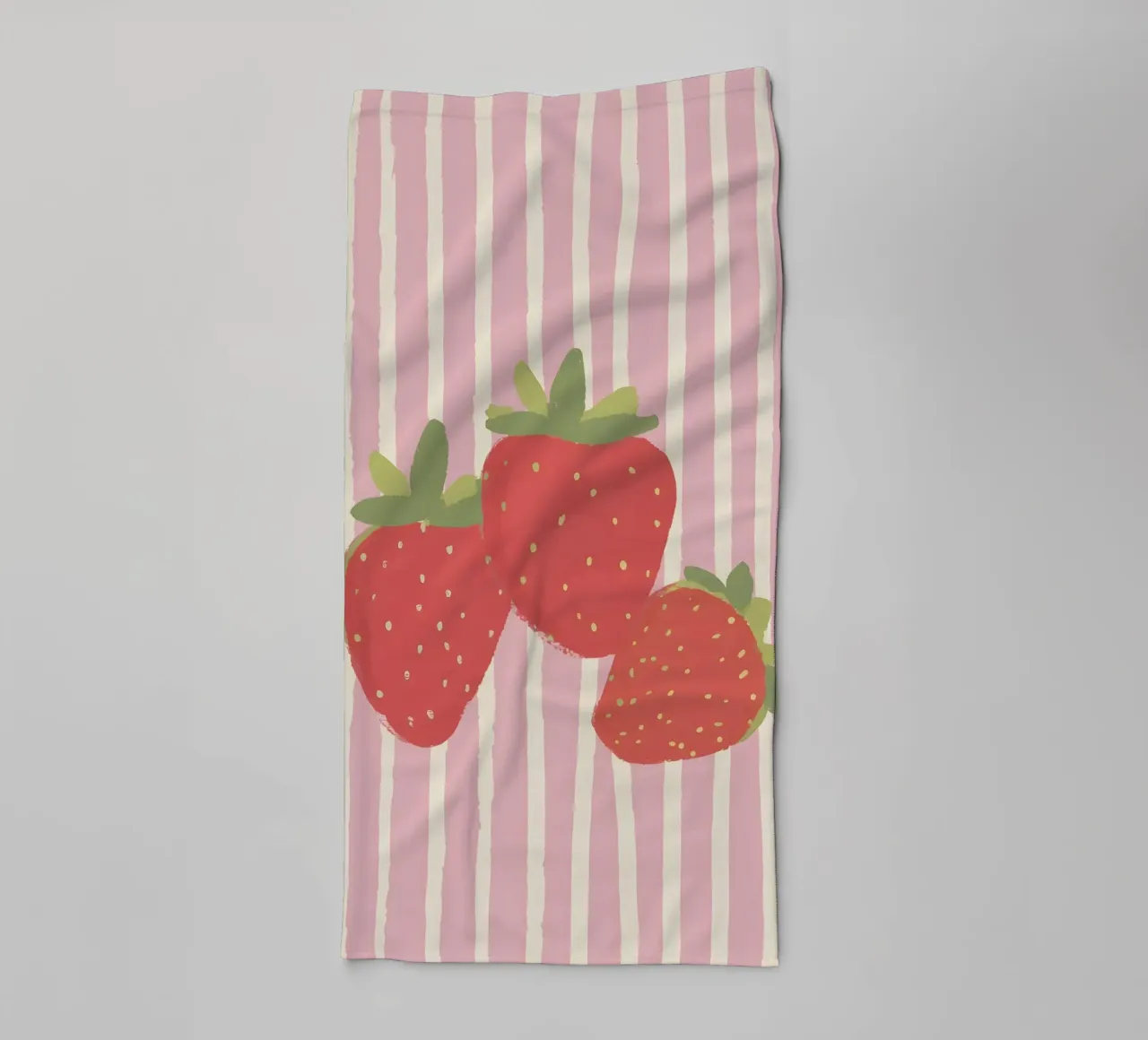 The Strawberries asciugamano da bagno da Gypsy Galleria