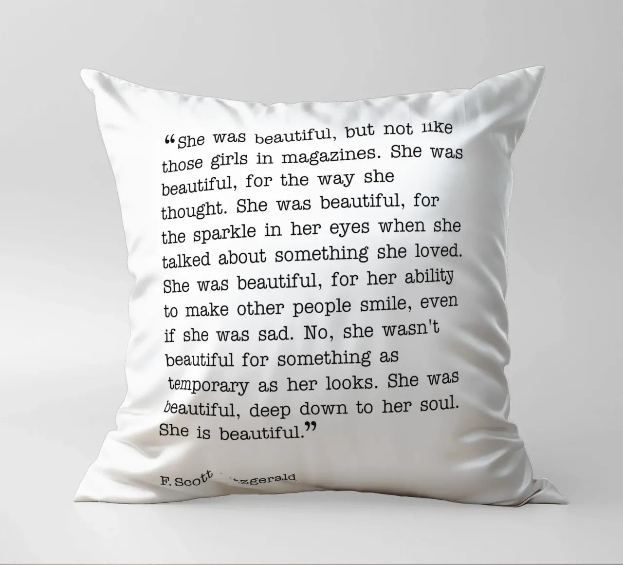 Lei era bellissima F.Scott Fitzgerald cuscino da Paigaam Studio