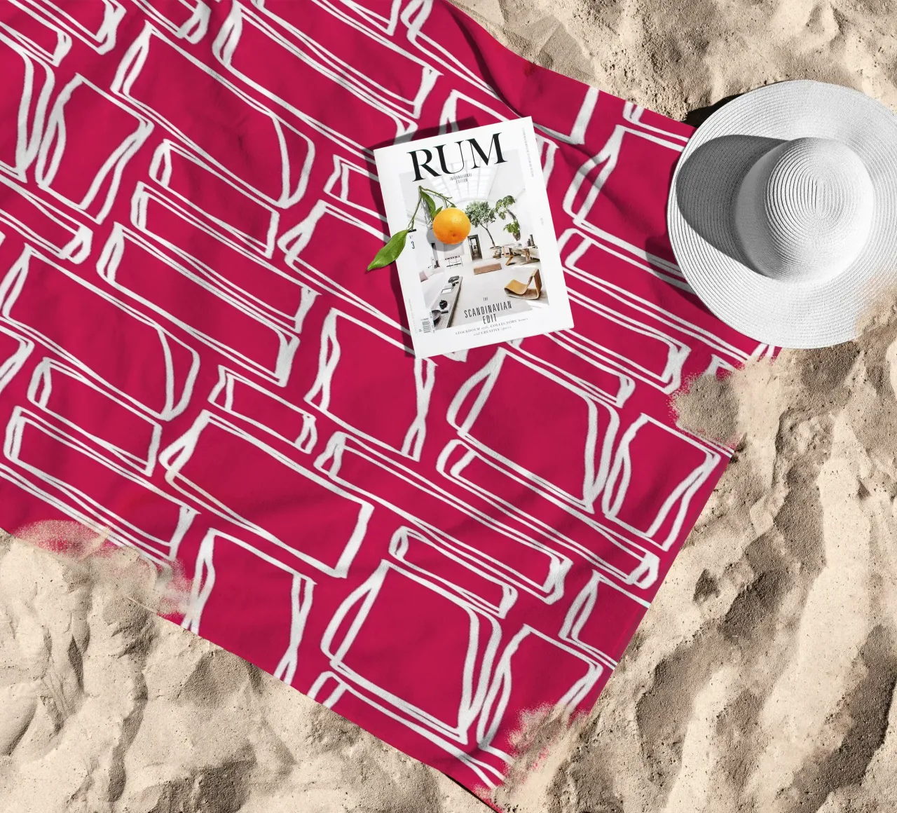 Quadrati Doodle in rosso scarlatto telo mare da Happy Littles