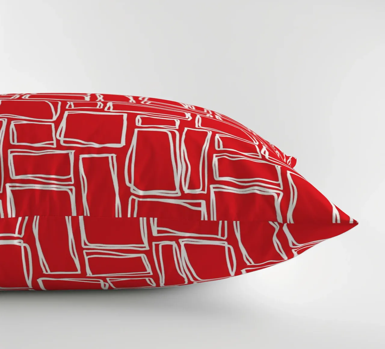 Quadrati Doodle in rosso ciliegia cuscino da Happy Littles