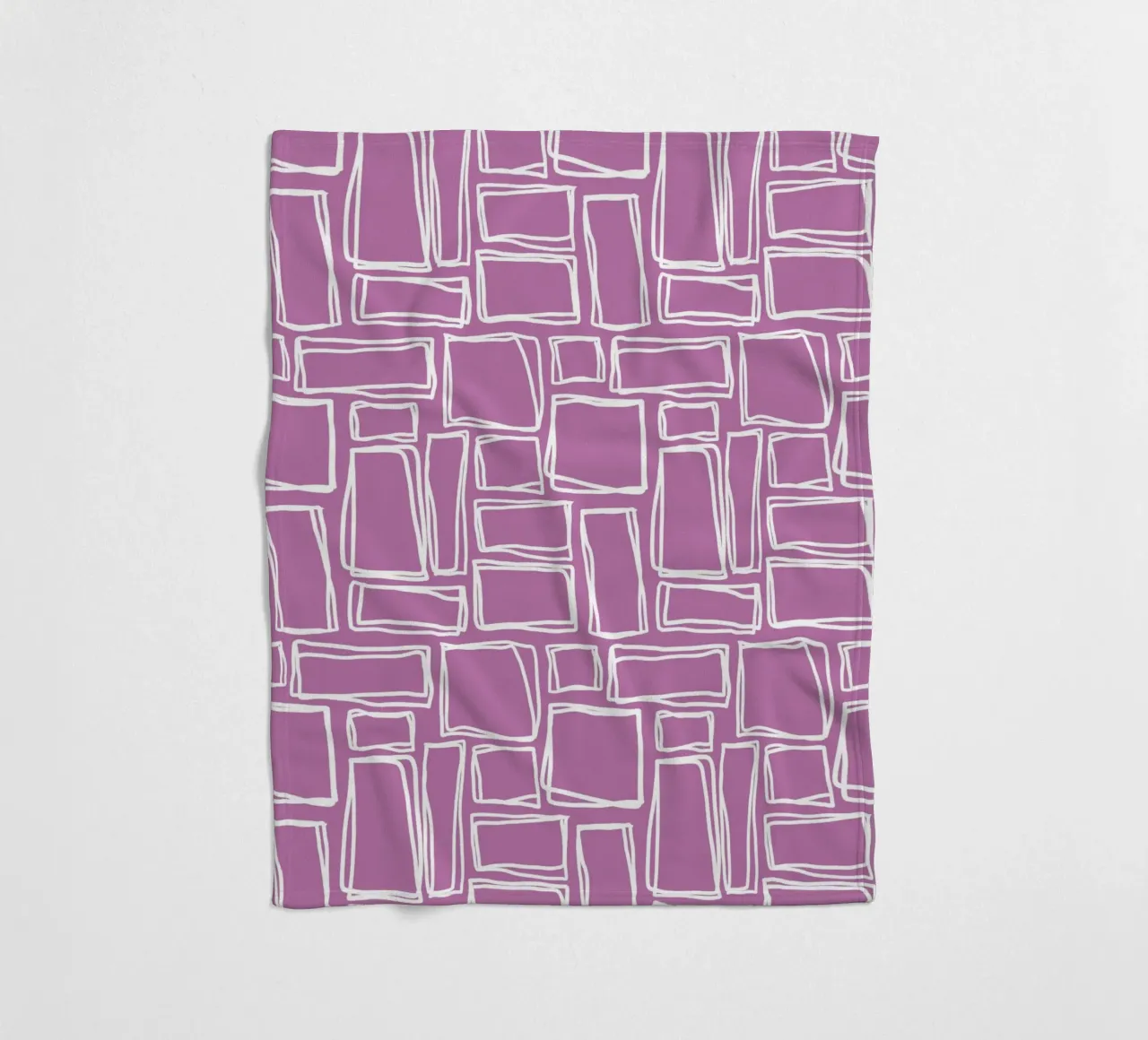 Quadrati Doodle in viola orchidea coperta in pile da Happy Littles