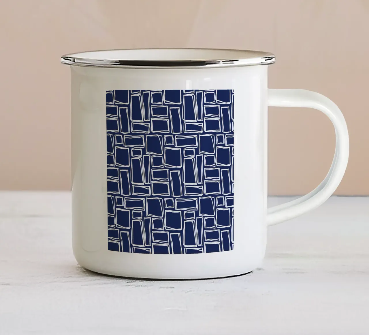 Quadrati Doodle in blu navy tazza in smalto da Happy Littles