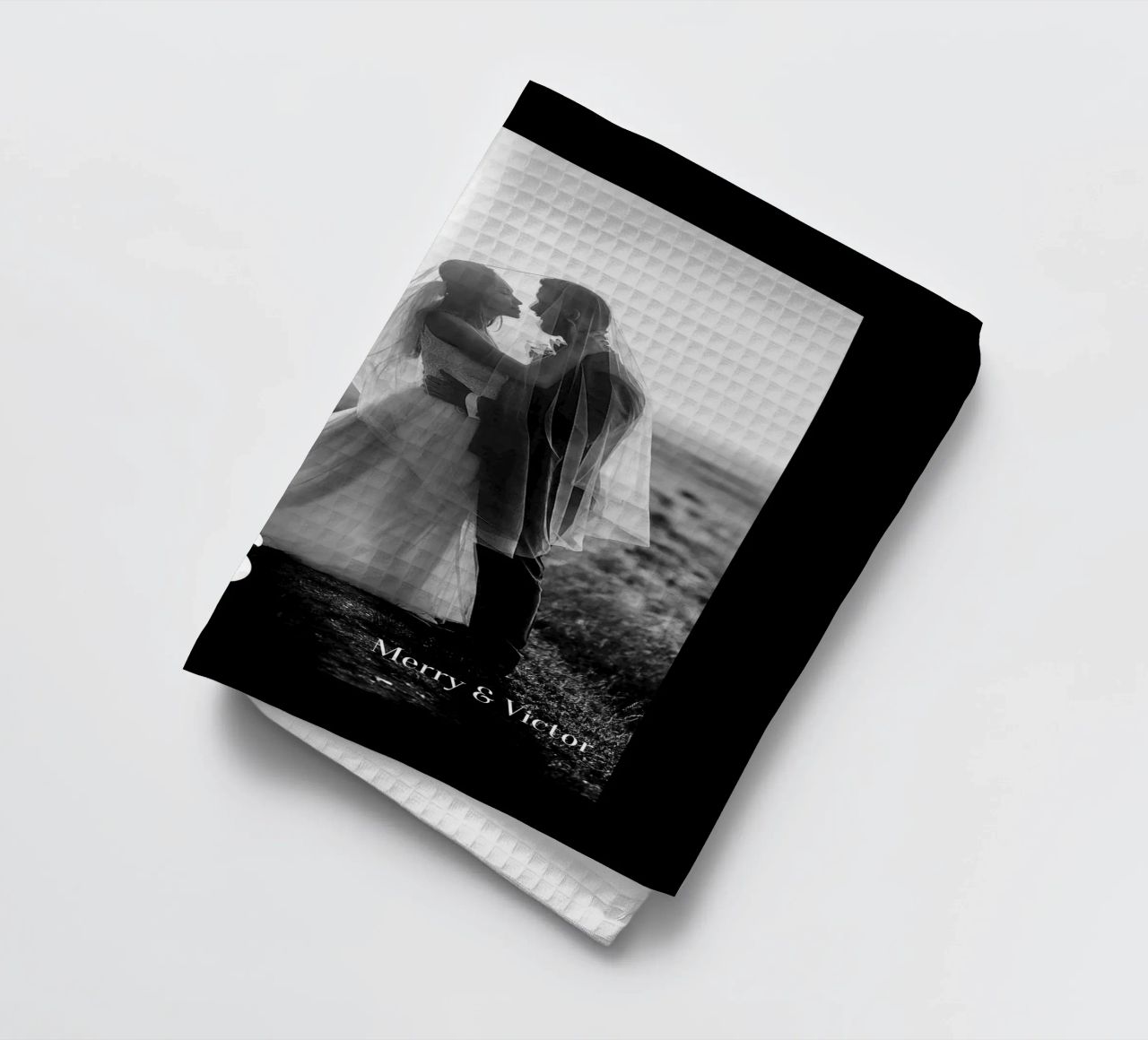 Personnalisation d'un mariage monochrome torchon de NEWEST CUSTOM SHOP