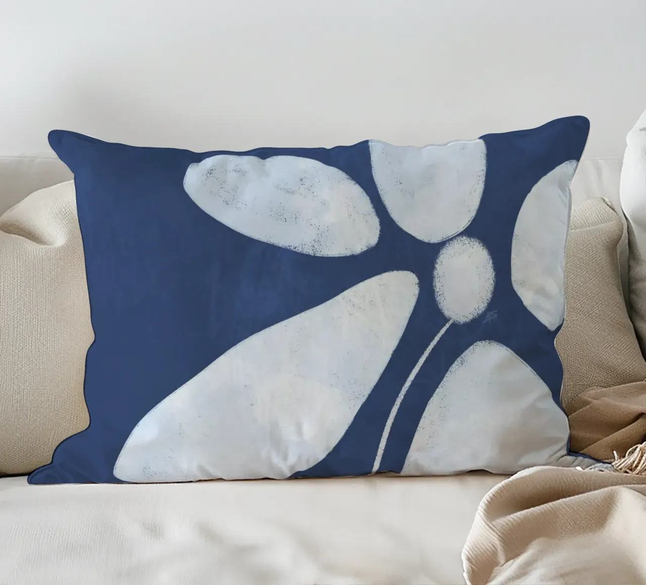 Midnight Blossom | Indigo Minimalist Floral cuscino da sabidussi