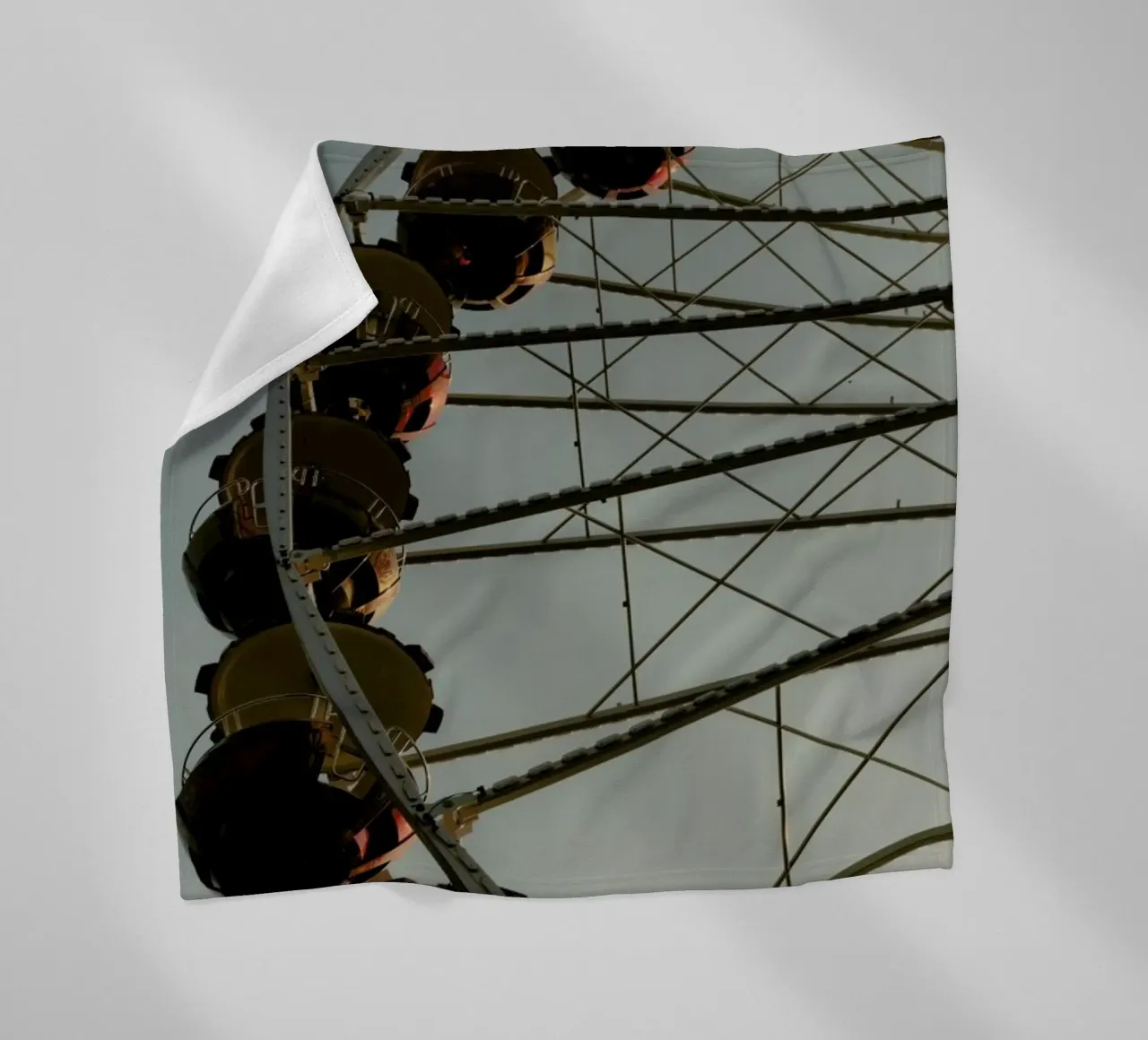 Ferris Wheel fleece blanket by Sebastian Hilgetag