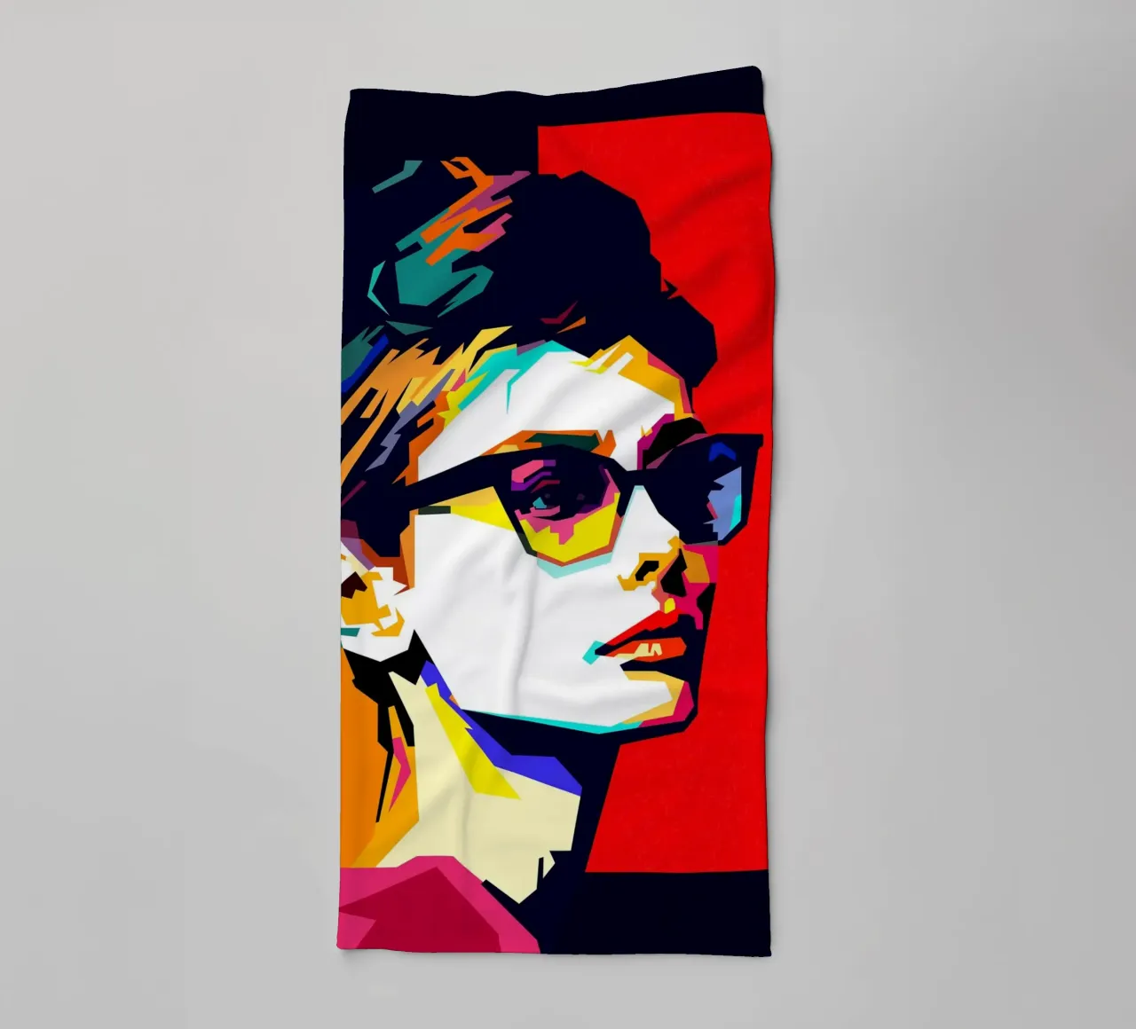 Audreay Hepburn Cinema classico WPAP Trending Now asciugamano da bagno da Artkreator
