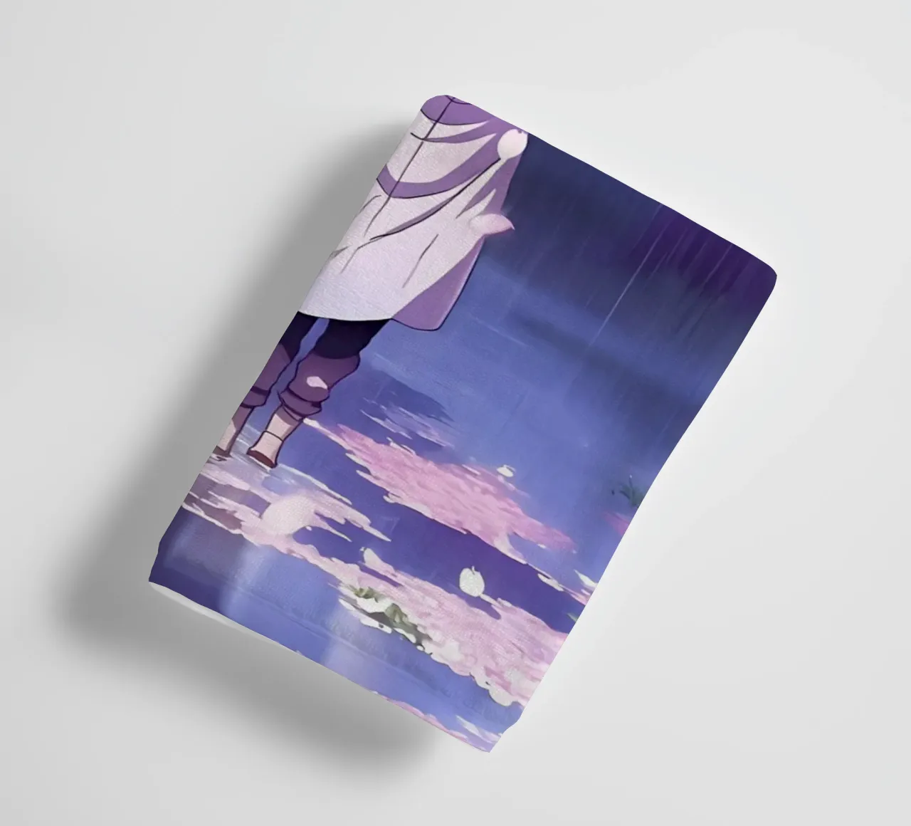 Un ragazzo che cammina tra gli alberi di ciliegio in fiore Lofi Art asciugamano da bagno da LoFi Gallery