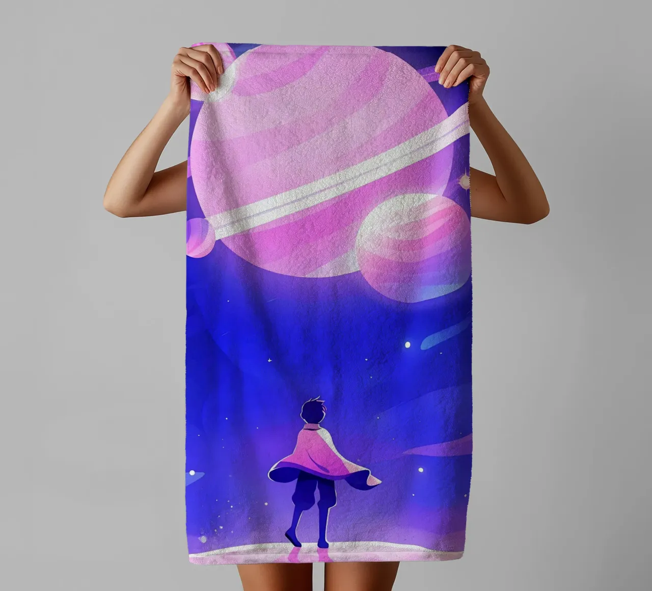 Un garçon regardant un groupe de planètes de la lune rêveuse Lofi Art serviette de bain de LoFi Gallery