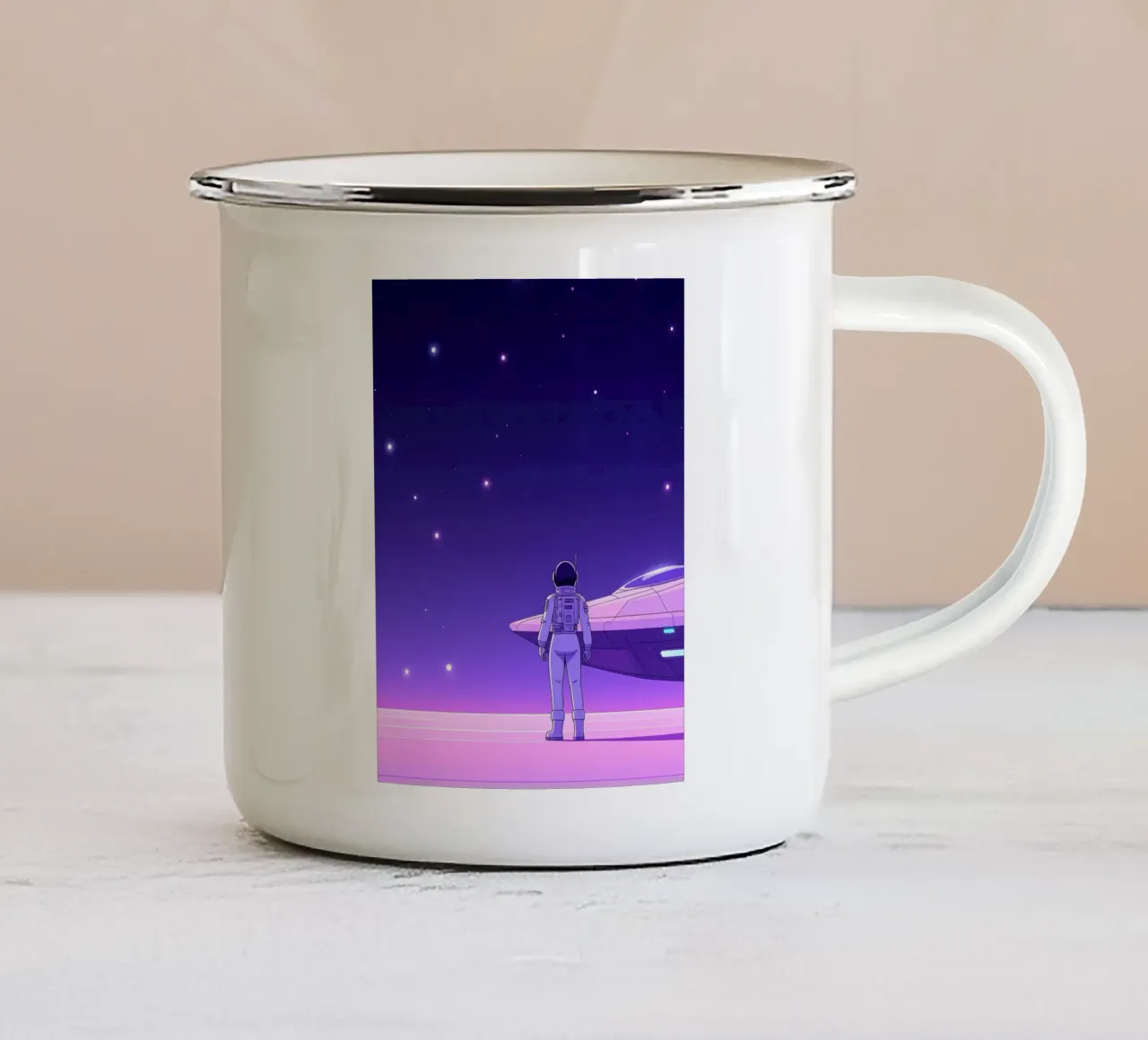 Un astronauta in piedi vicino all'astronave Lofi Art tazza in smalto da LoFi Gallery