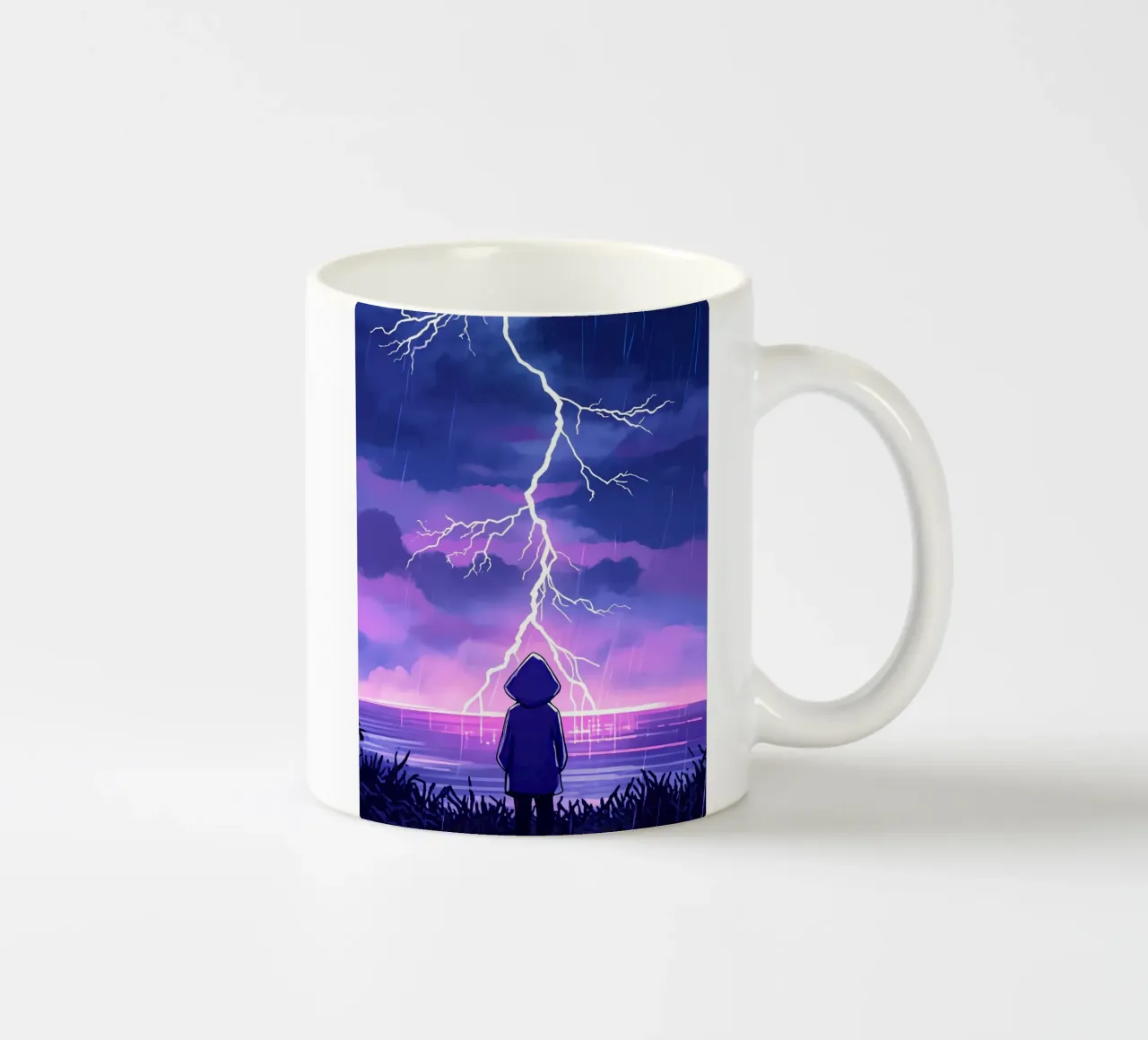 Un ragazzo in piedi e guardando l'oceano Tempesta di fulmini Lofi Art tazza in ceramica da LoFi Gallery