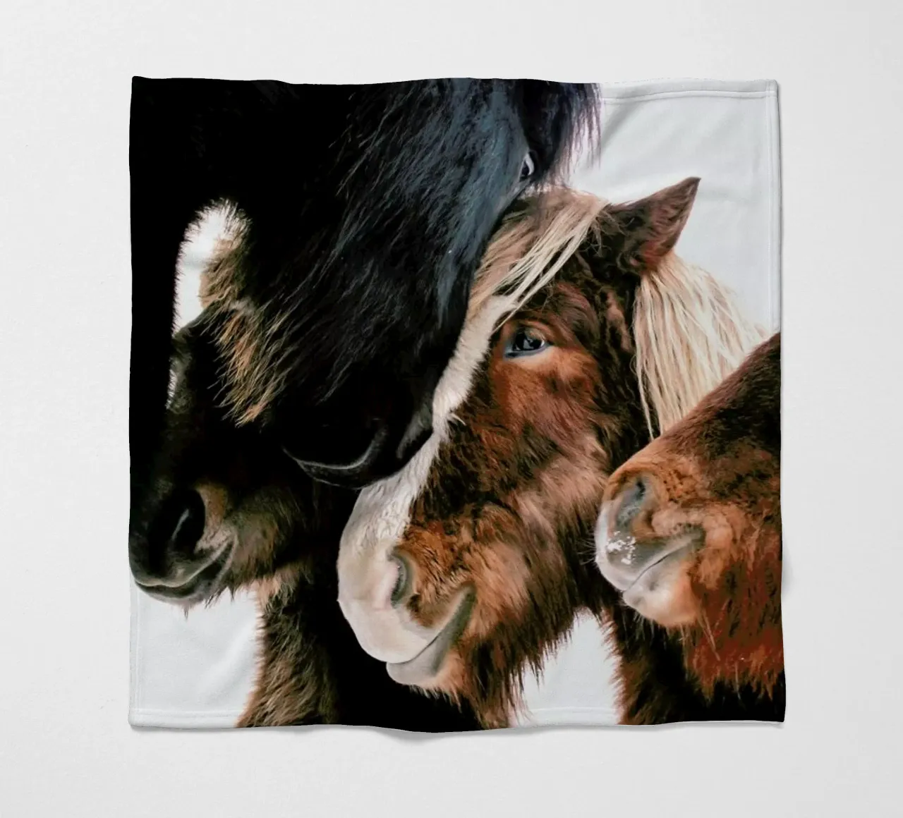 Touch To Touch coperta in pile da Natural Kingdom