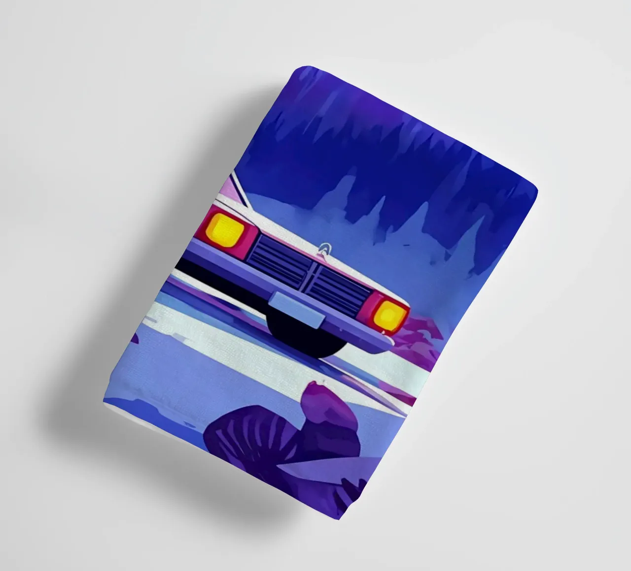 Un'auto retrò in montagna Spot Lofi Art asciugamano da bagno da LoFi Gallery