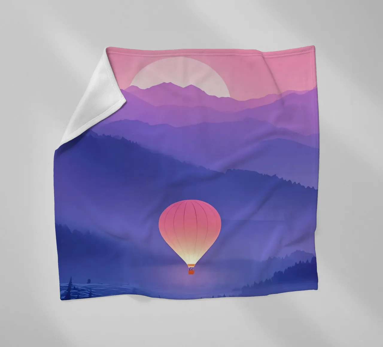Una mongolfiera che fluttua tra le montagne Lofi Art coperta in pile da LoFi Gallery