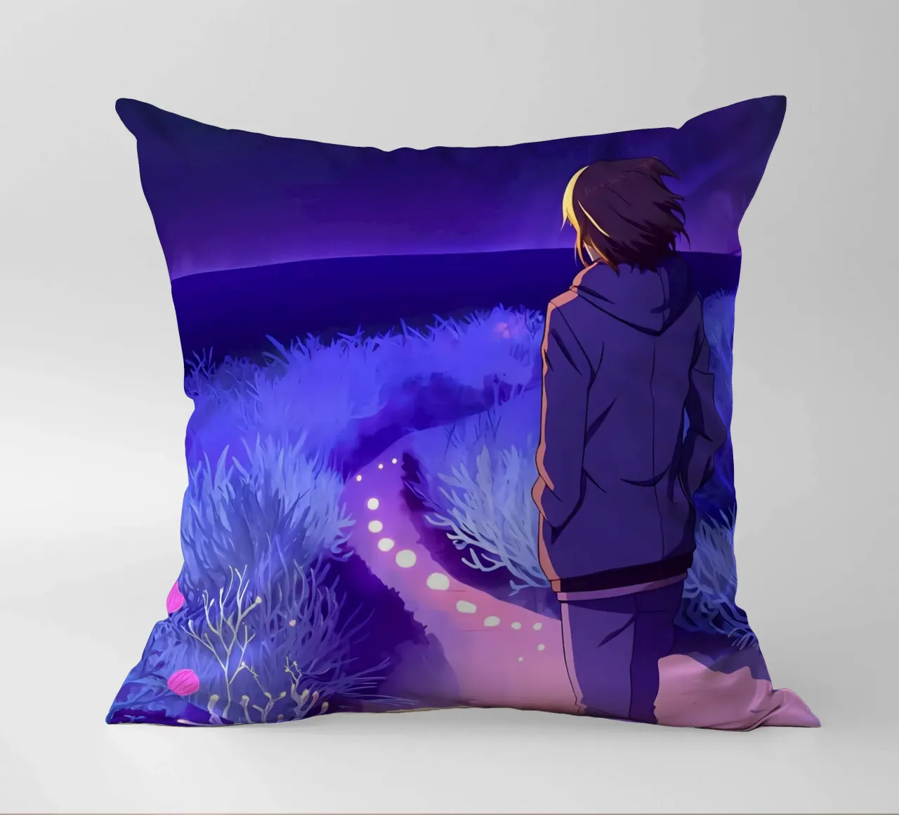 Un ragazzo che cammina lungo un sentiero di notte silenziosa Lofi Art cuscino da LoFi Gallery