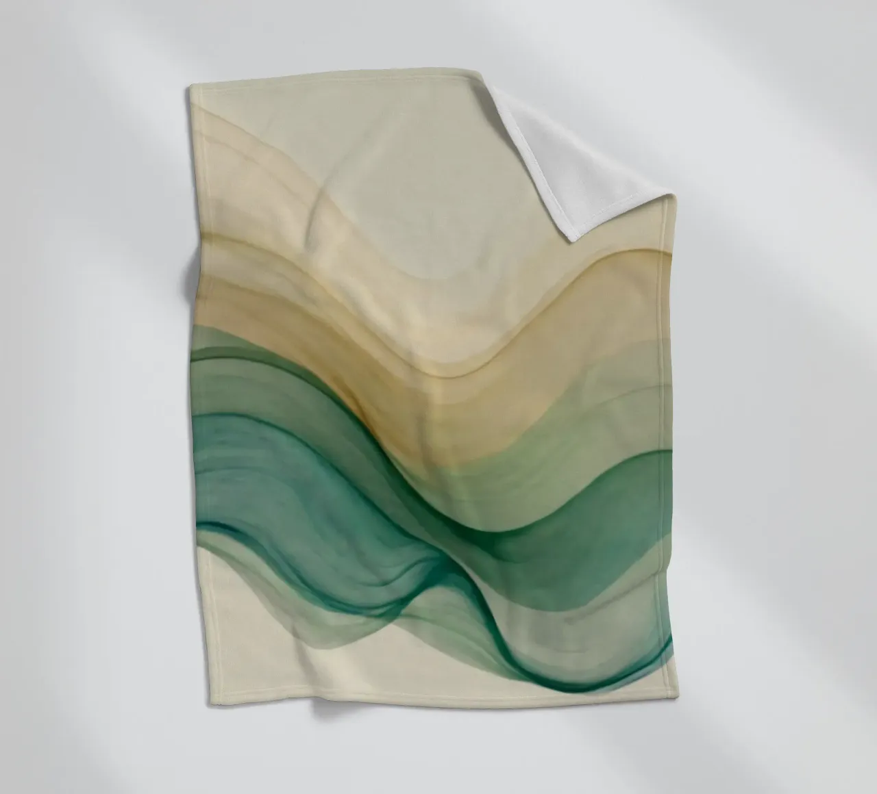 Elegante abstrakte Wellen in sanften Tönen schaffen ein beruhigendes Kunstwerk Fleecedecke von DesignDoodle