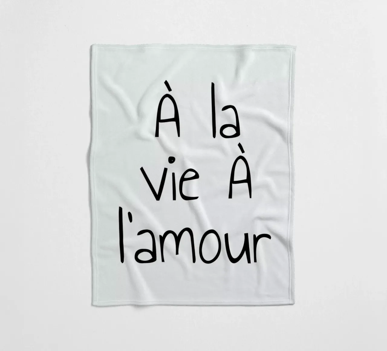 À l'amour fleece blanket by typed