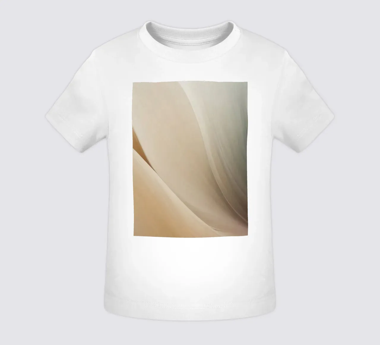 Sanft fließendes abstraktes Muster für eine ruhige Kunst Baby T-Shirt von DesignDoodle