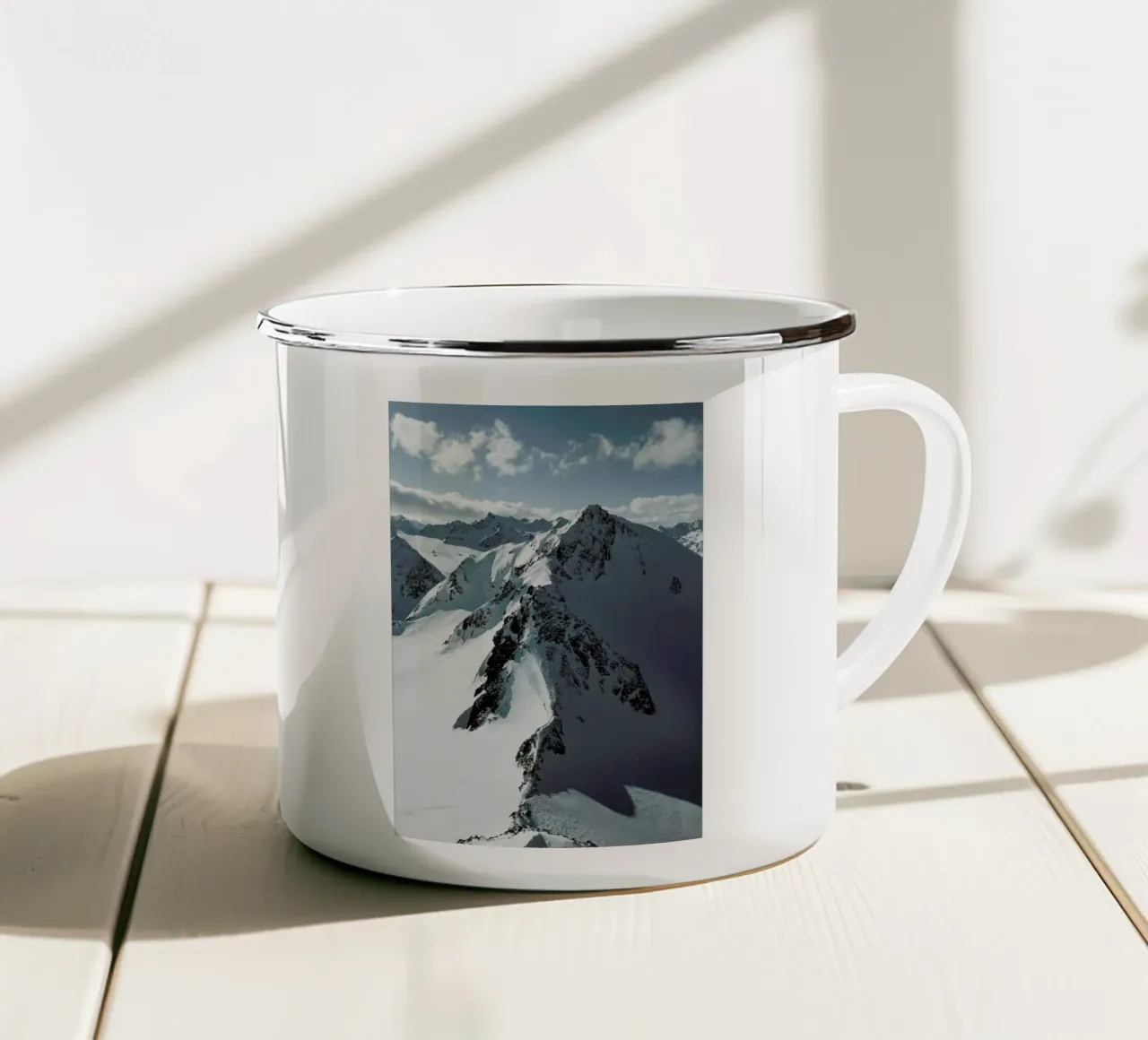 Glacier Top In Austria tazza in smalto da Sebastian Hilgetag