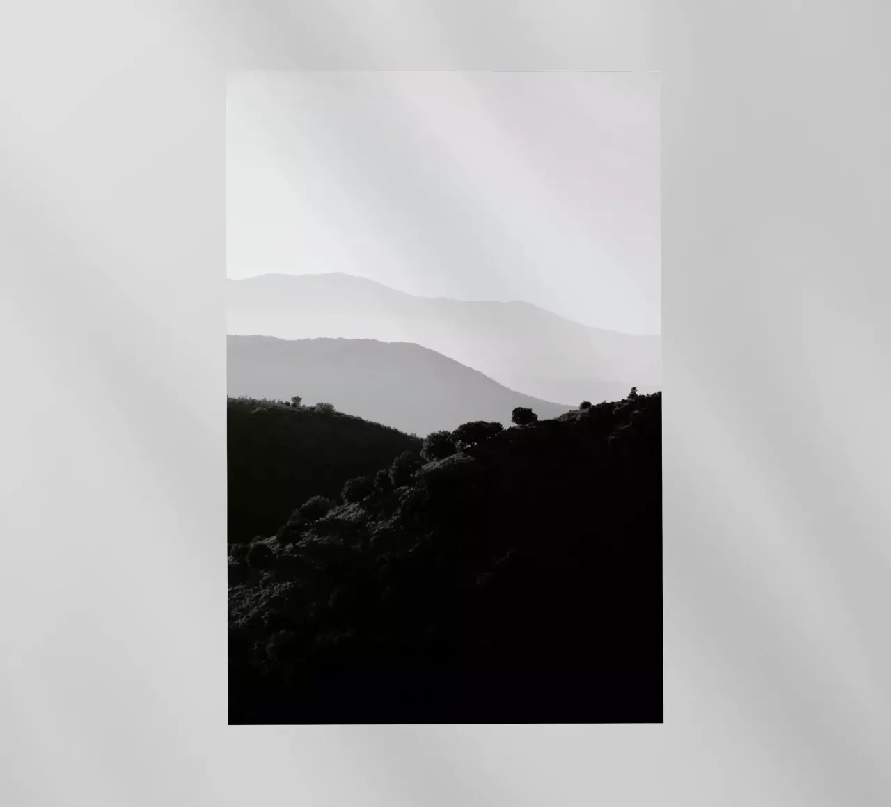 Mountains In The Shades Of Grey pellicola backlit da Studio Nahili