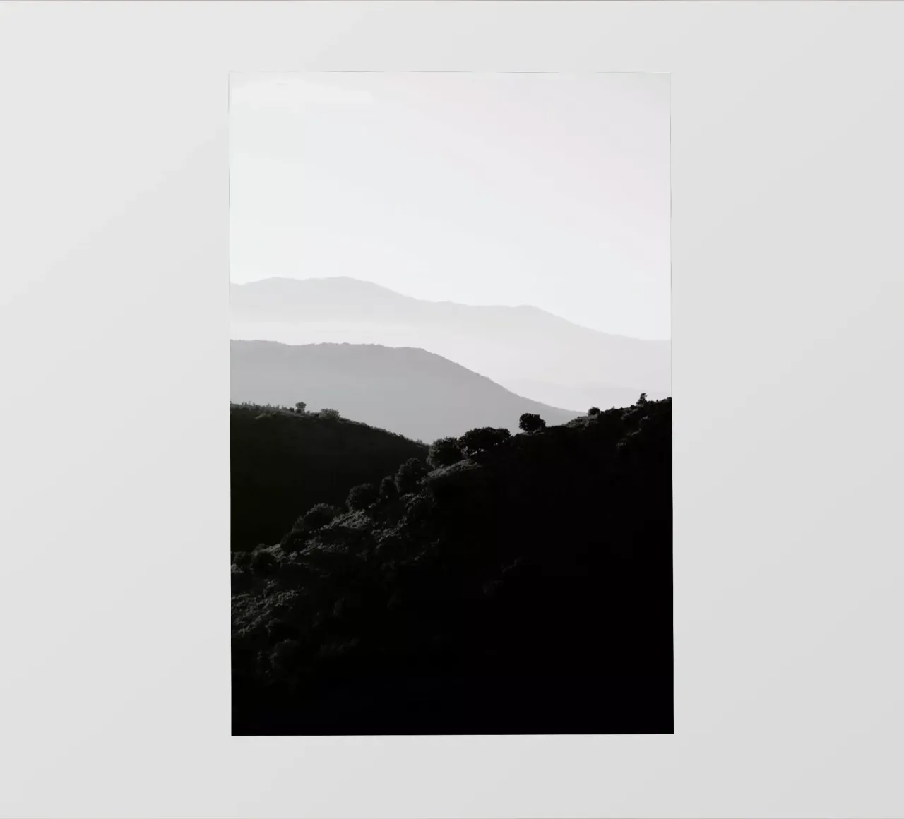 Mountains In The Shades Of Grey pellicola backlit da Studio Nahili
