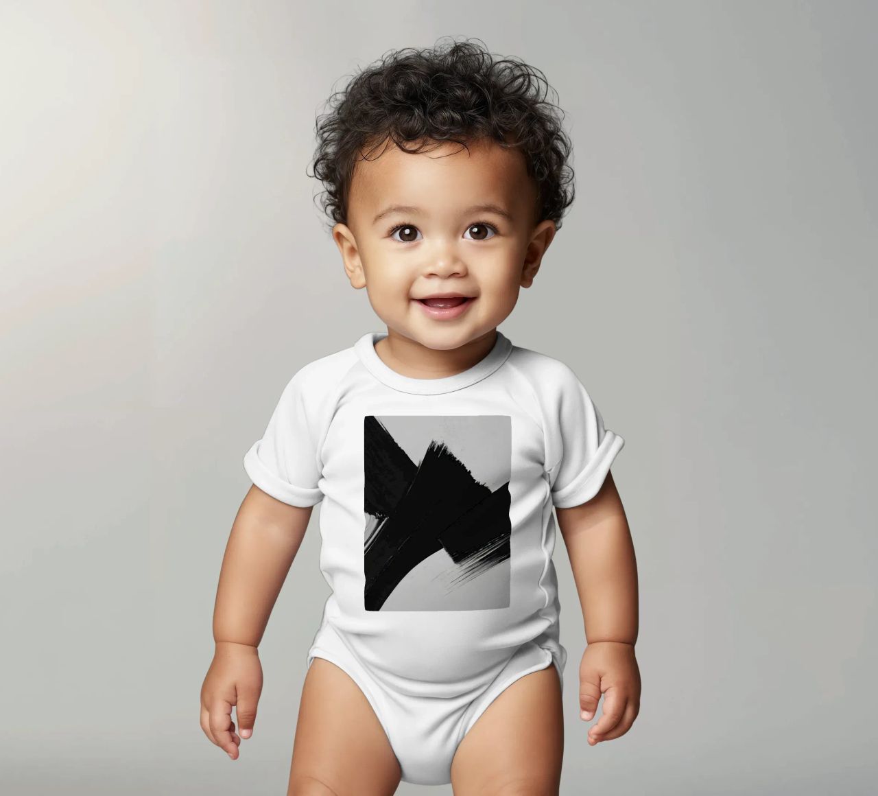 Abstrakte schwarze und weiße Pinselstriche, die eine dynamische Bewegung erzeugen Kurzarm Babybody von DesignDoodle