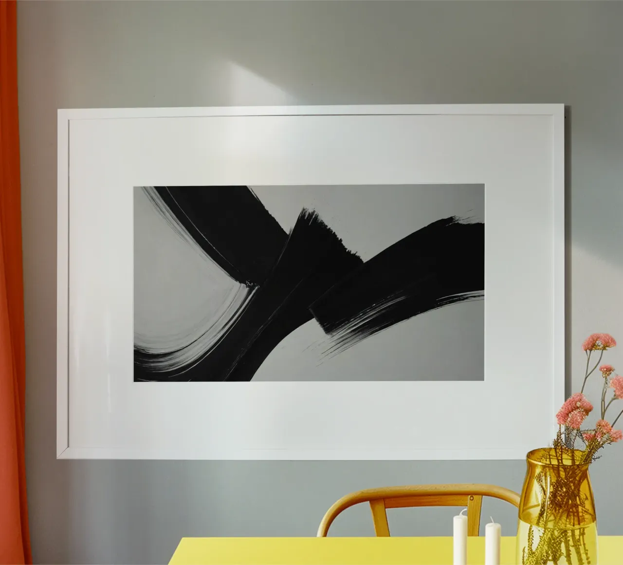 Abstrakte schwarze und weiße Pinselstriche, die eine dynamische Bewegung erzeugen Poster von DesignDoodle