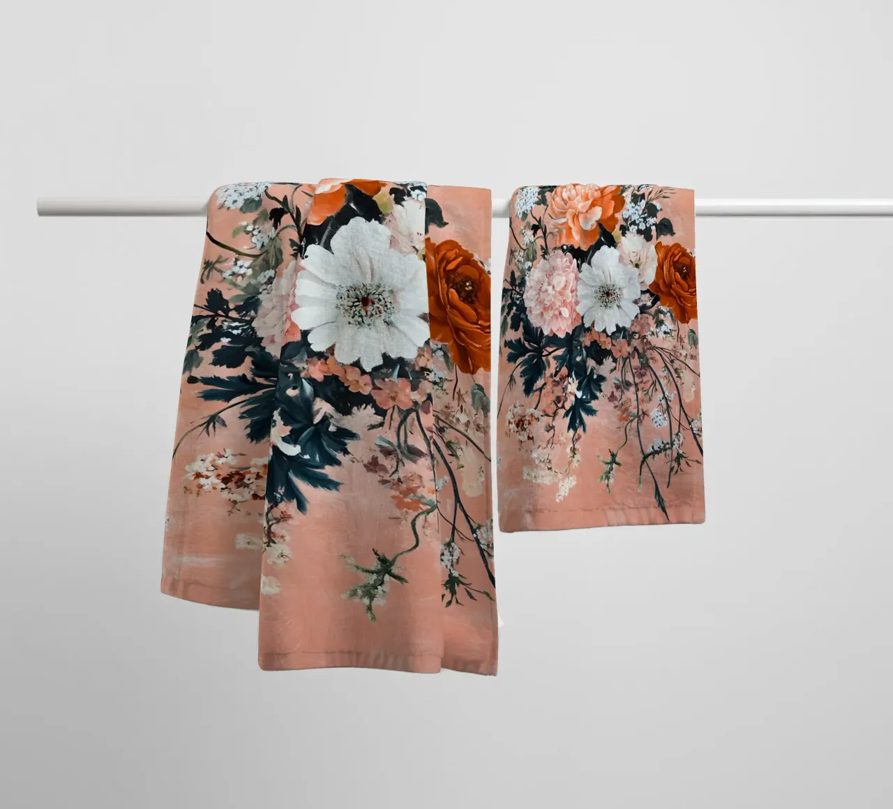 Delicate Flowers toalla de baño de Gypsy Galleria