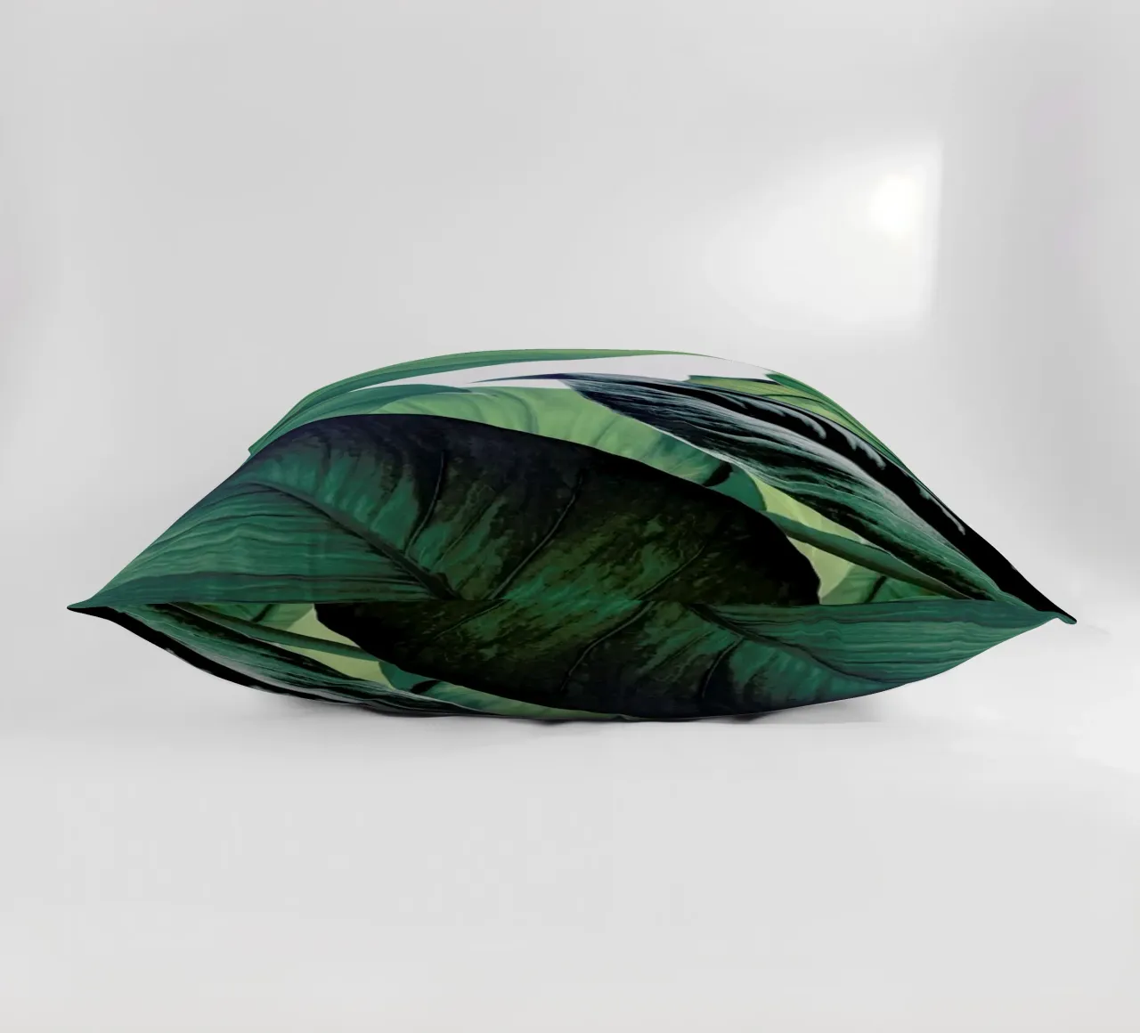 Light Shines Through kussen van Flora & Fauna