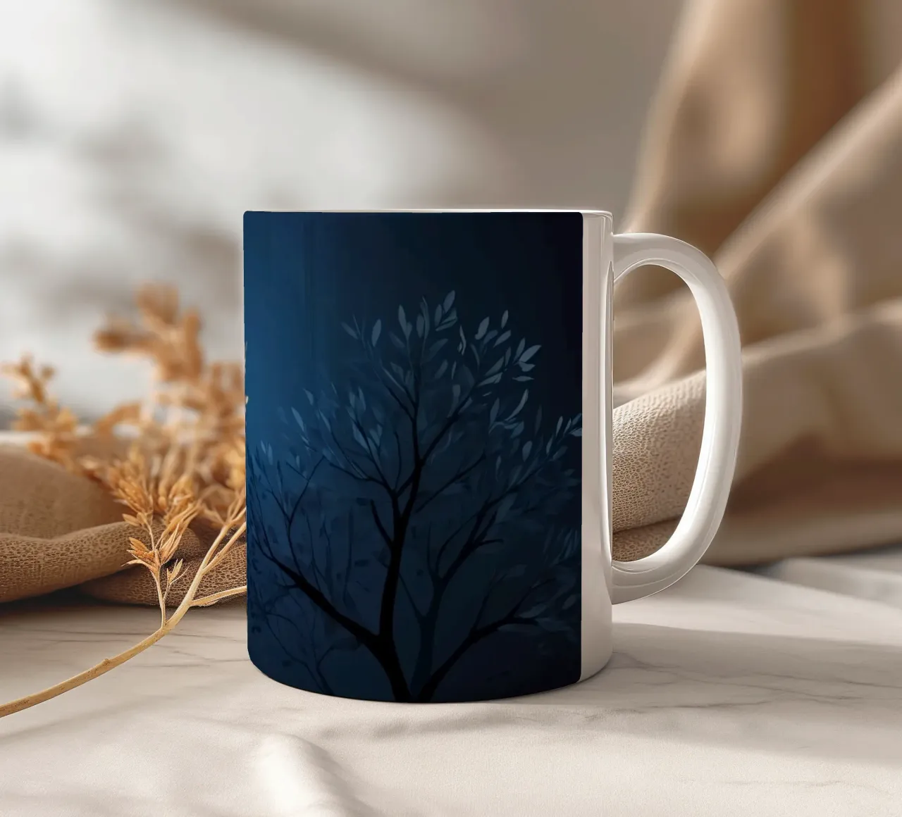 Carta da parati astratta con sagome scure di alberi tazza in ceramica da DesignDoodle