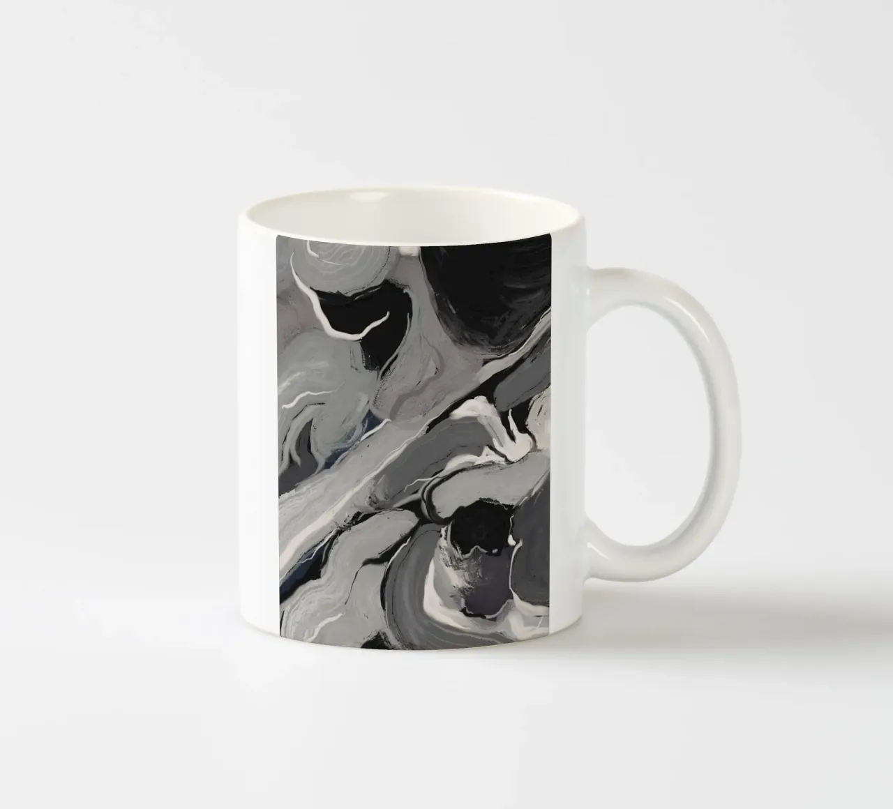 Flusso organico in bianco e nero tazza in ceramica da Little Dean