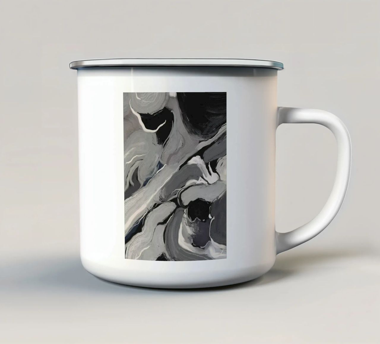 Flusso organico in bianco e nero tazza in smalto da Little Dean
