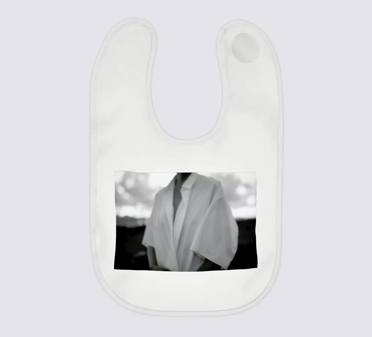 Oversized bavaglino da Chris Abatzis