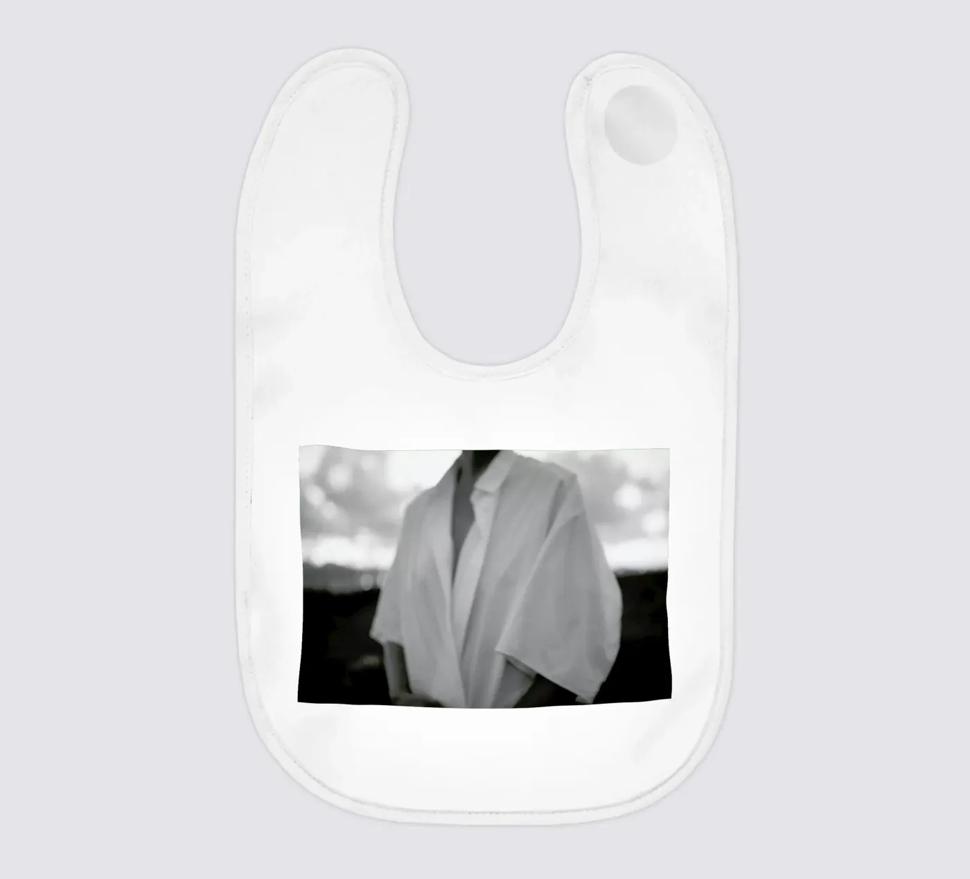 Oversized bavaglino da Chris Abatzis