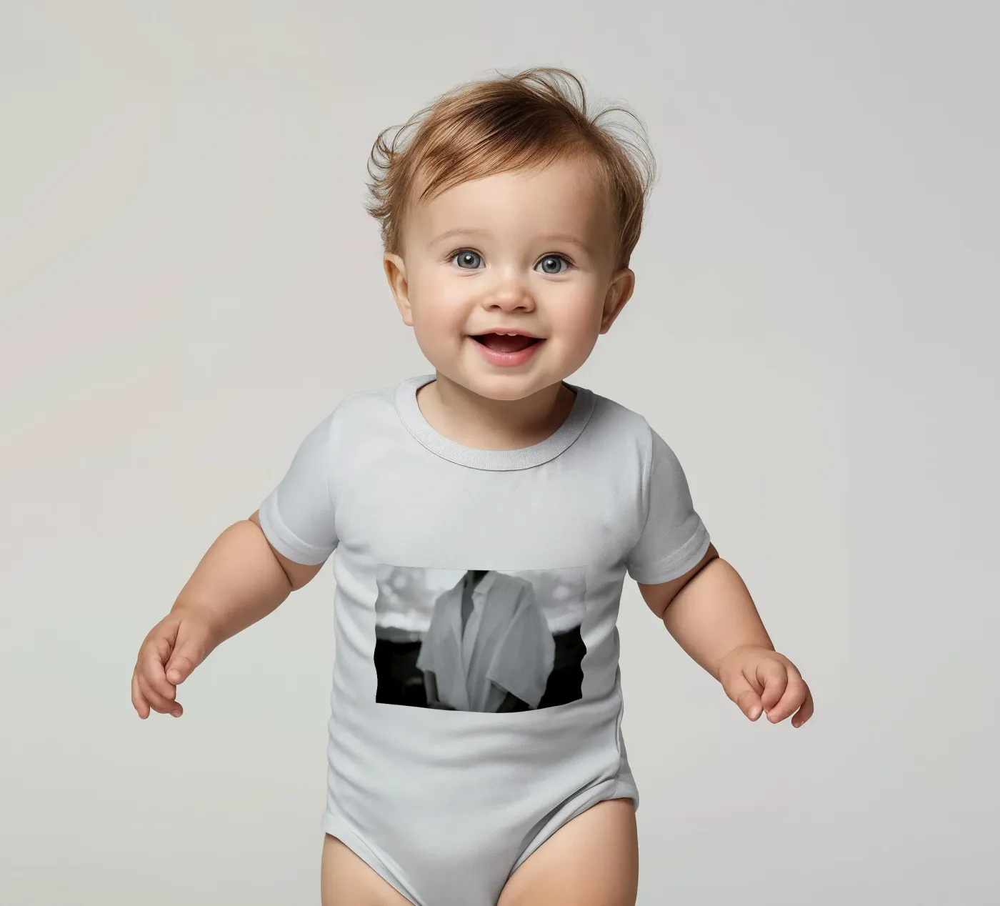 Oversized body bébé de Chris Abatzis