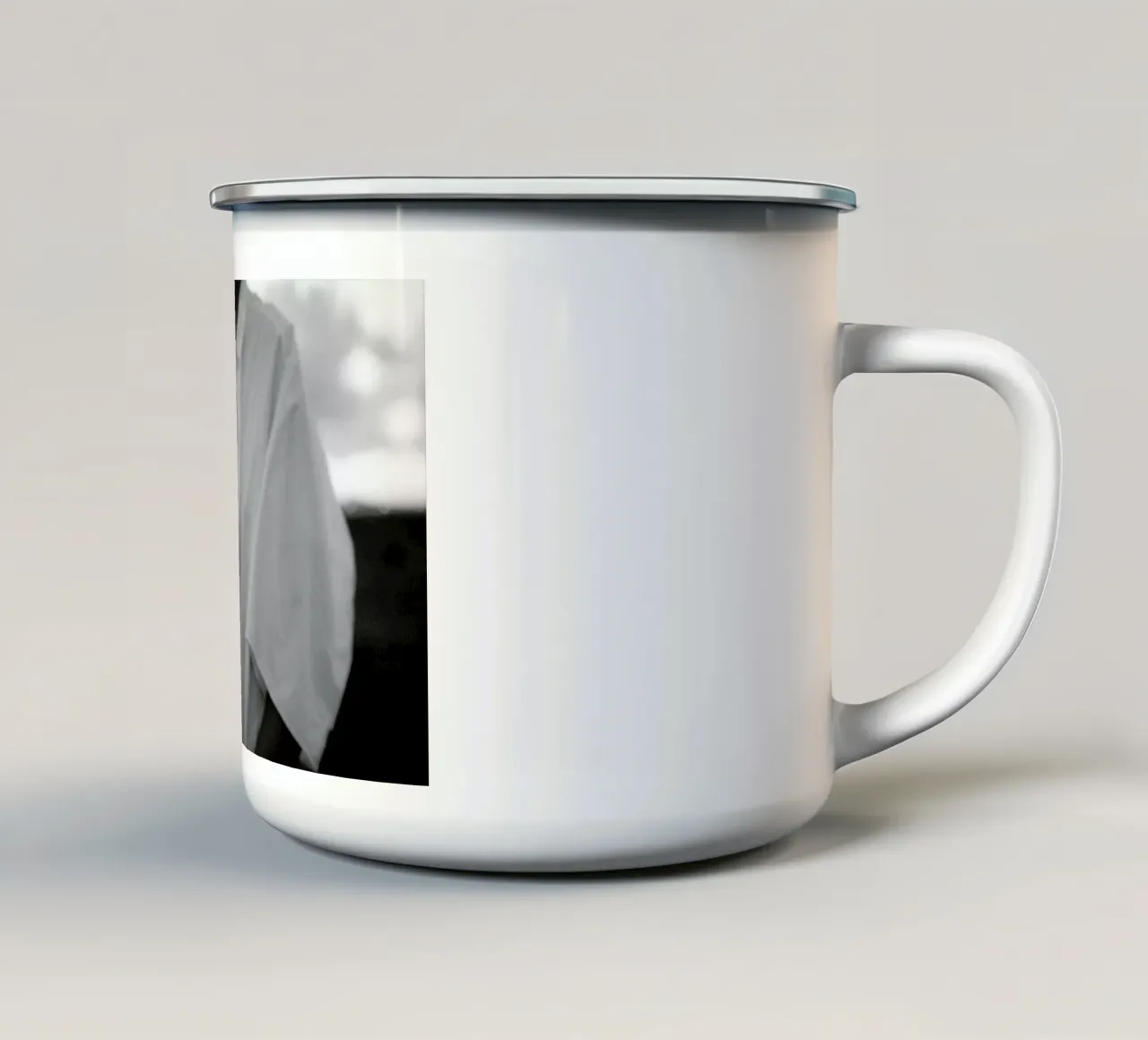 Oversized tazza in smalto da Chris Abatzis