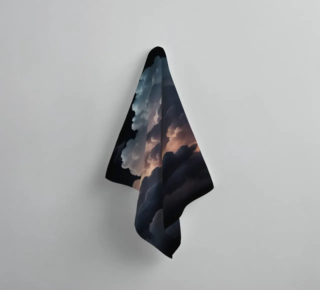 wolkenformatie creëert een prachtige abstracte achtergrond badhanddoek van DesignDoodle