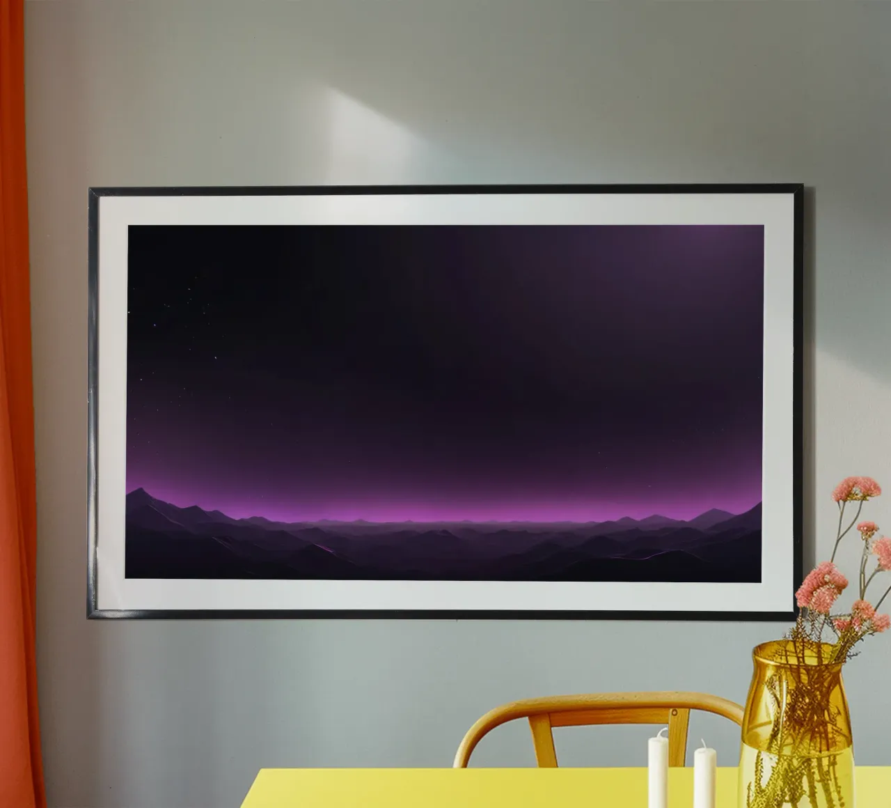 paysage abstrait avec des teintes violettes et un ciel nocturne étoilé poster avec cadre en bois de DesignDoodle