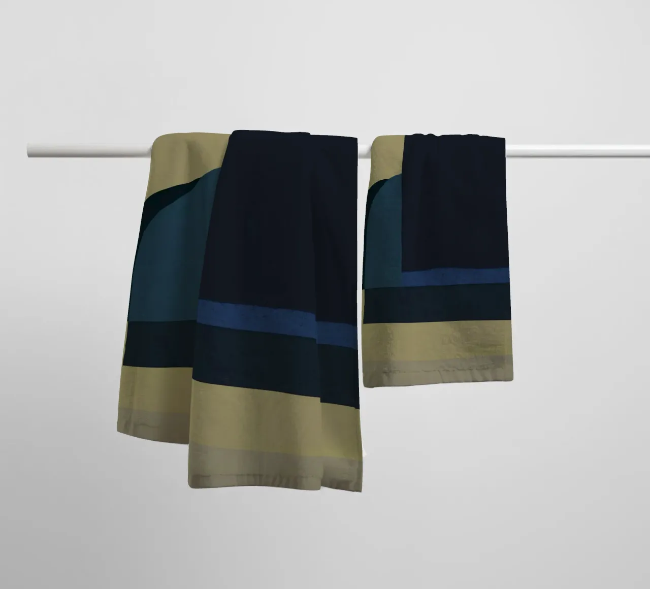 Tons sourds de bleu, de vert et de beige serviette de bain de Little Dean