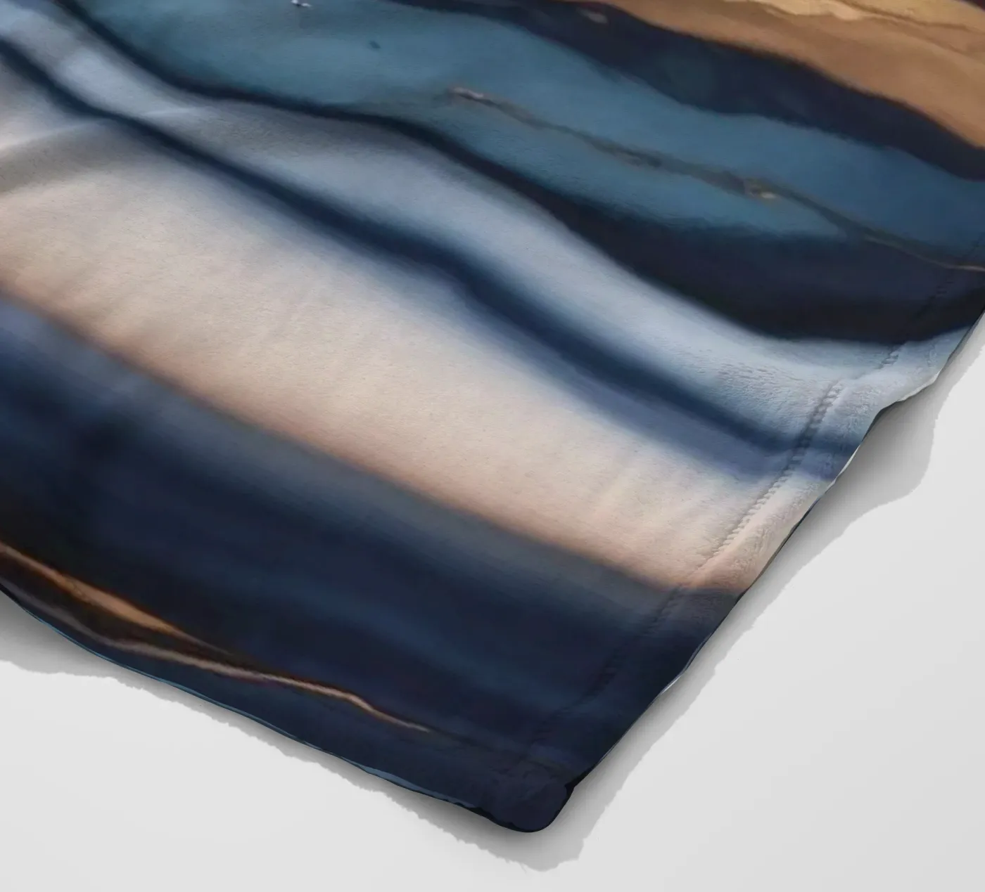 Sandswept Ocean Trace Fleecedecke von Monarch Arc